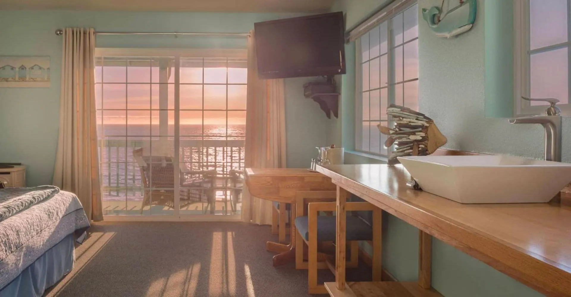 Seating area in Inn of the Lost Coast