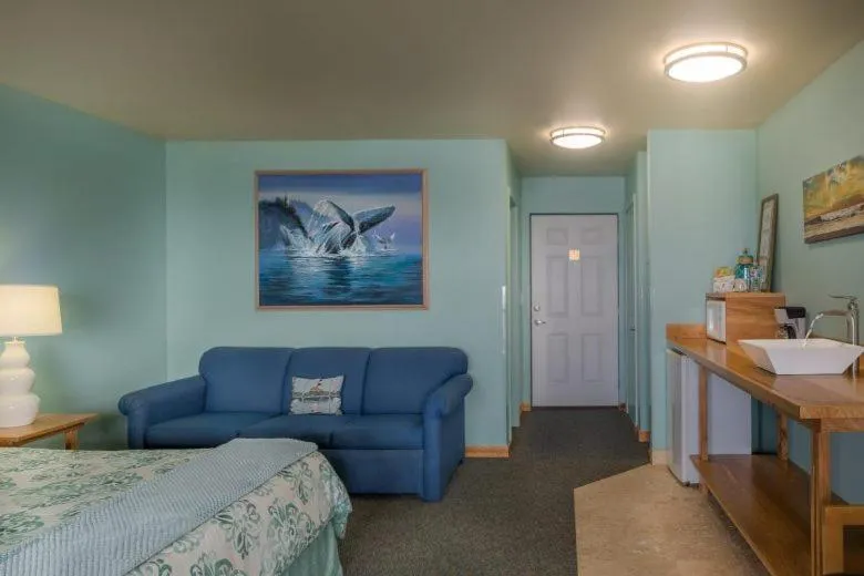 Bed in Inn of the Lost Coast