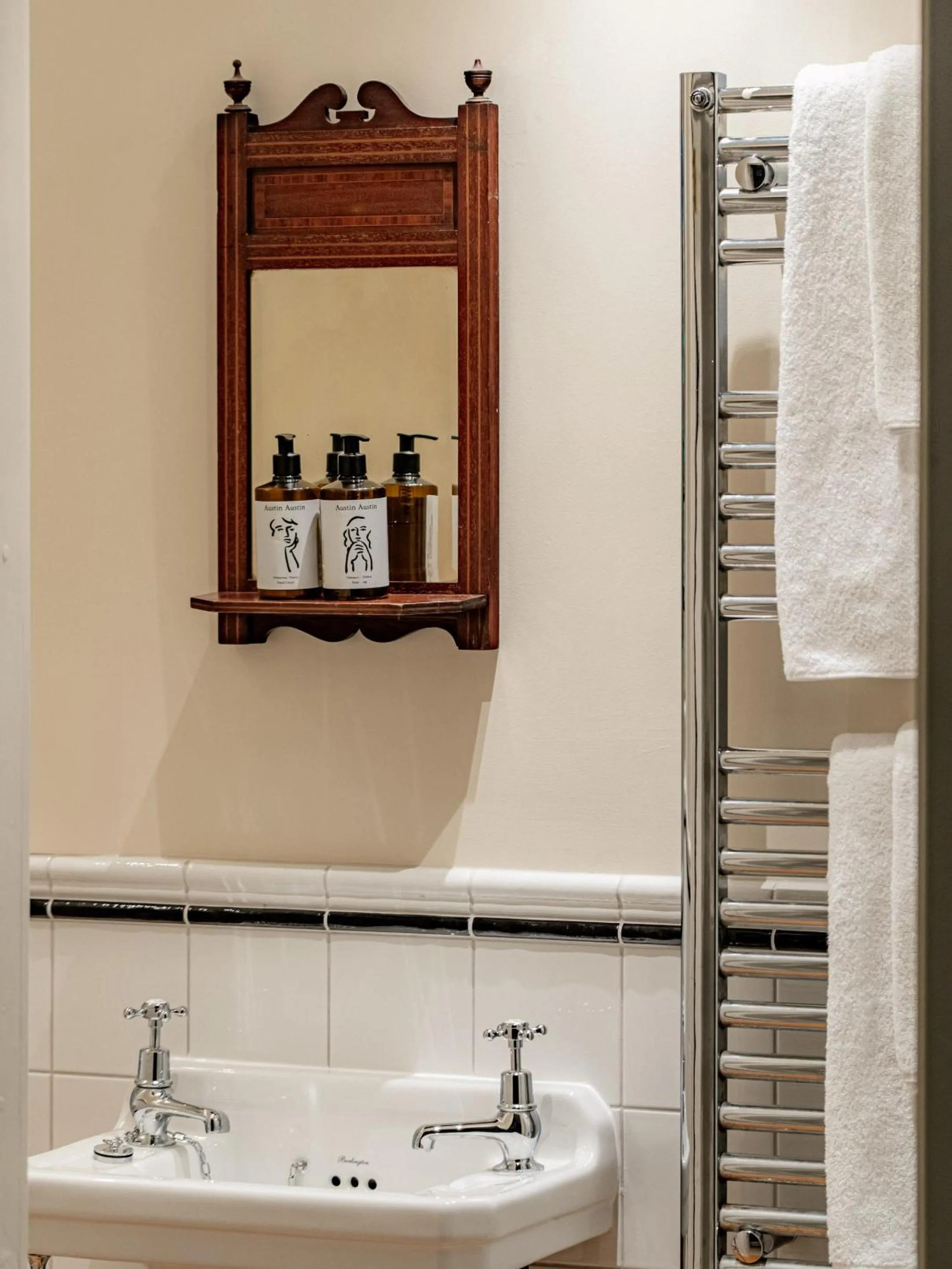 Bathroom in The Bell Inn