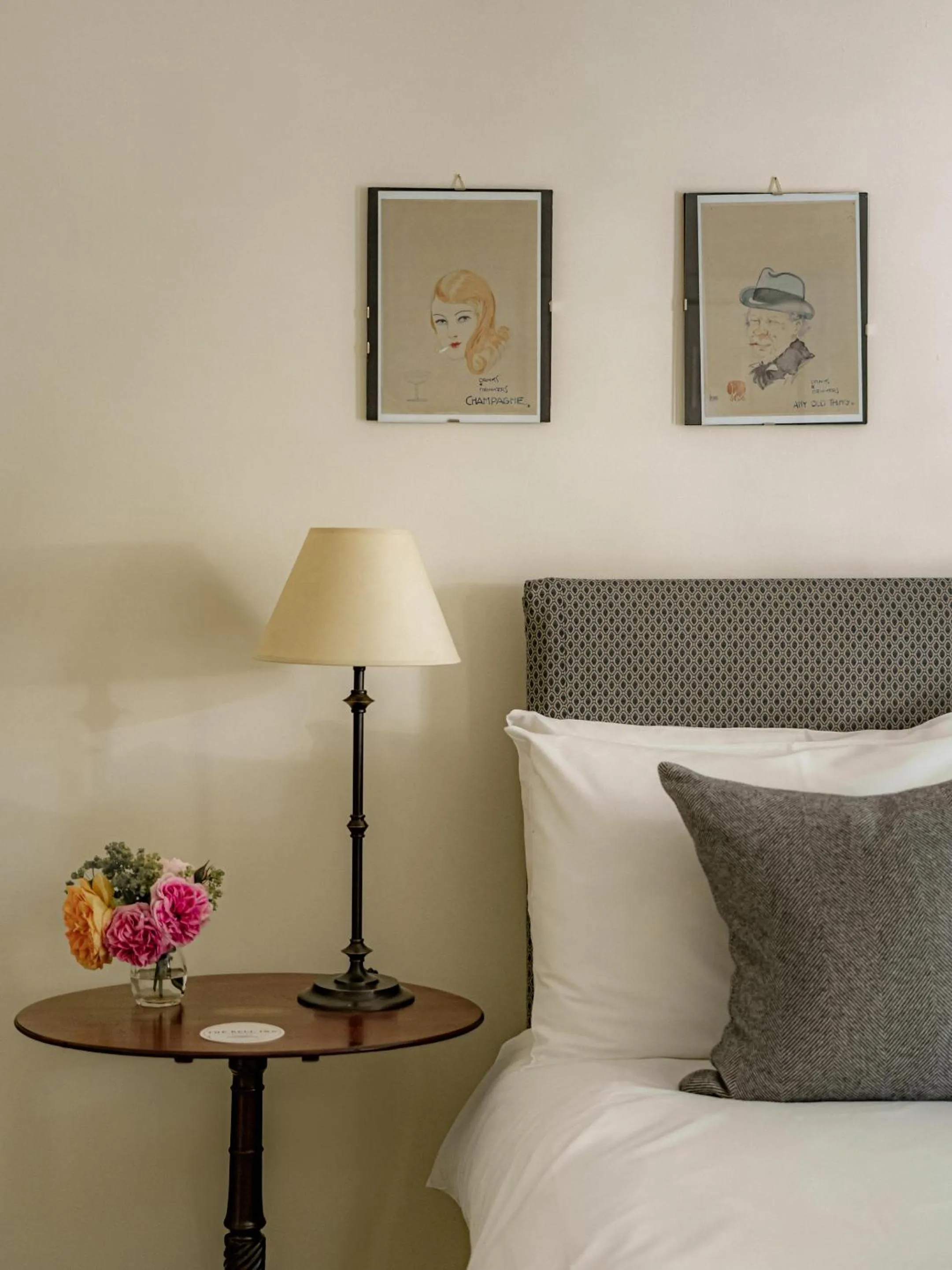 Bedroom, Bed in The Bell Inn