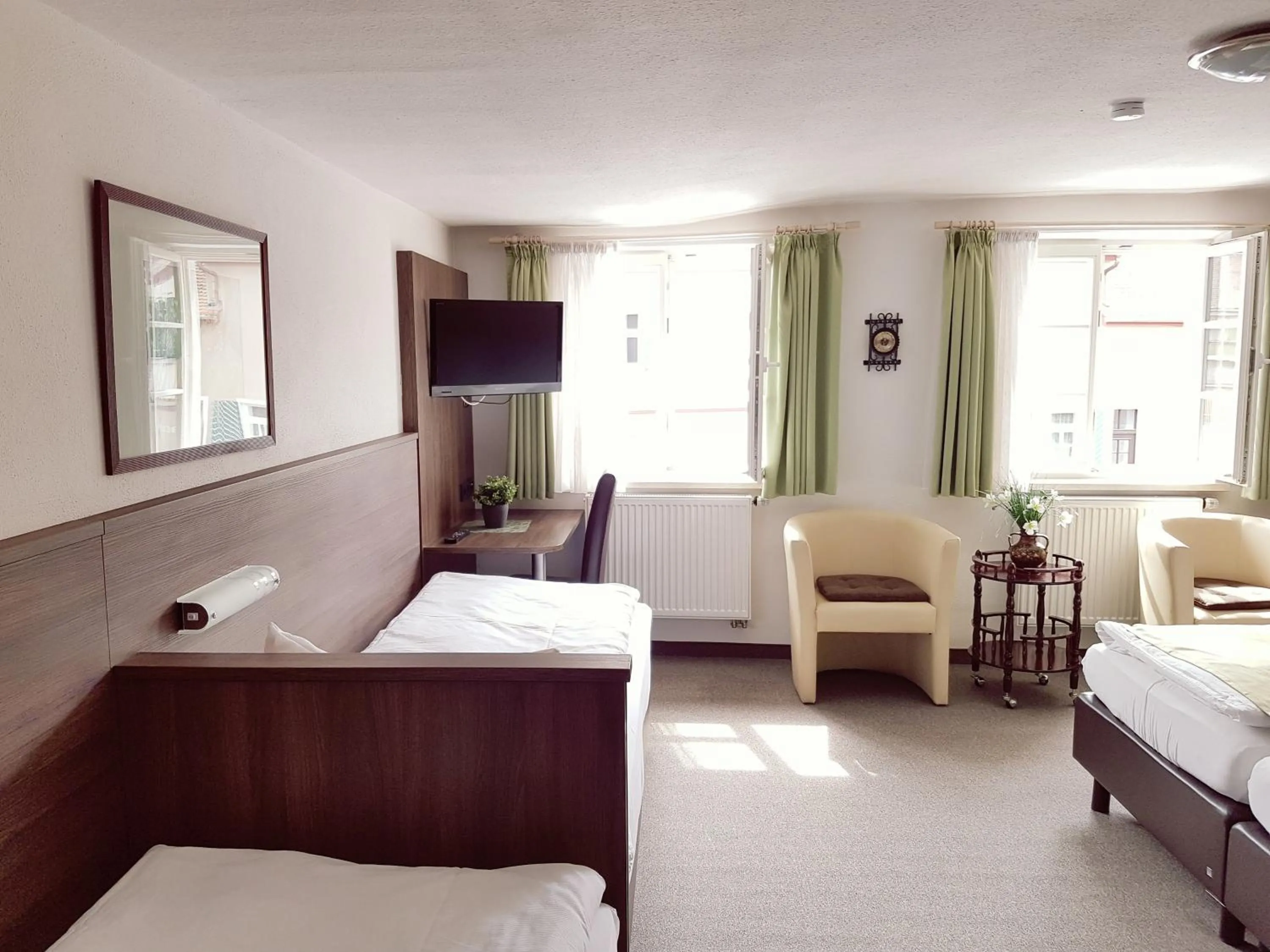 Photo of the whole room, Bed in Hotel Garni Goldene Traube