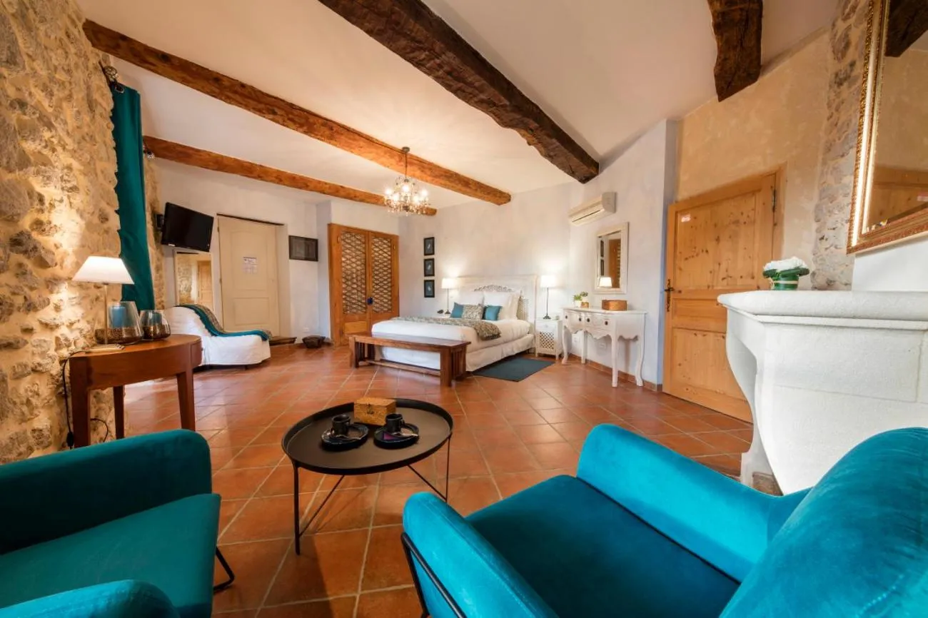 Photo of the whole room in L'Instant Sévigné