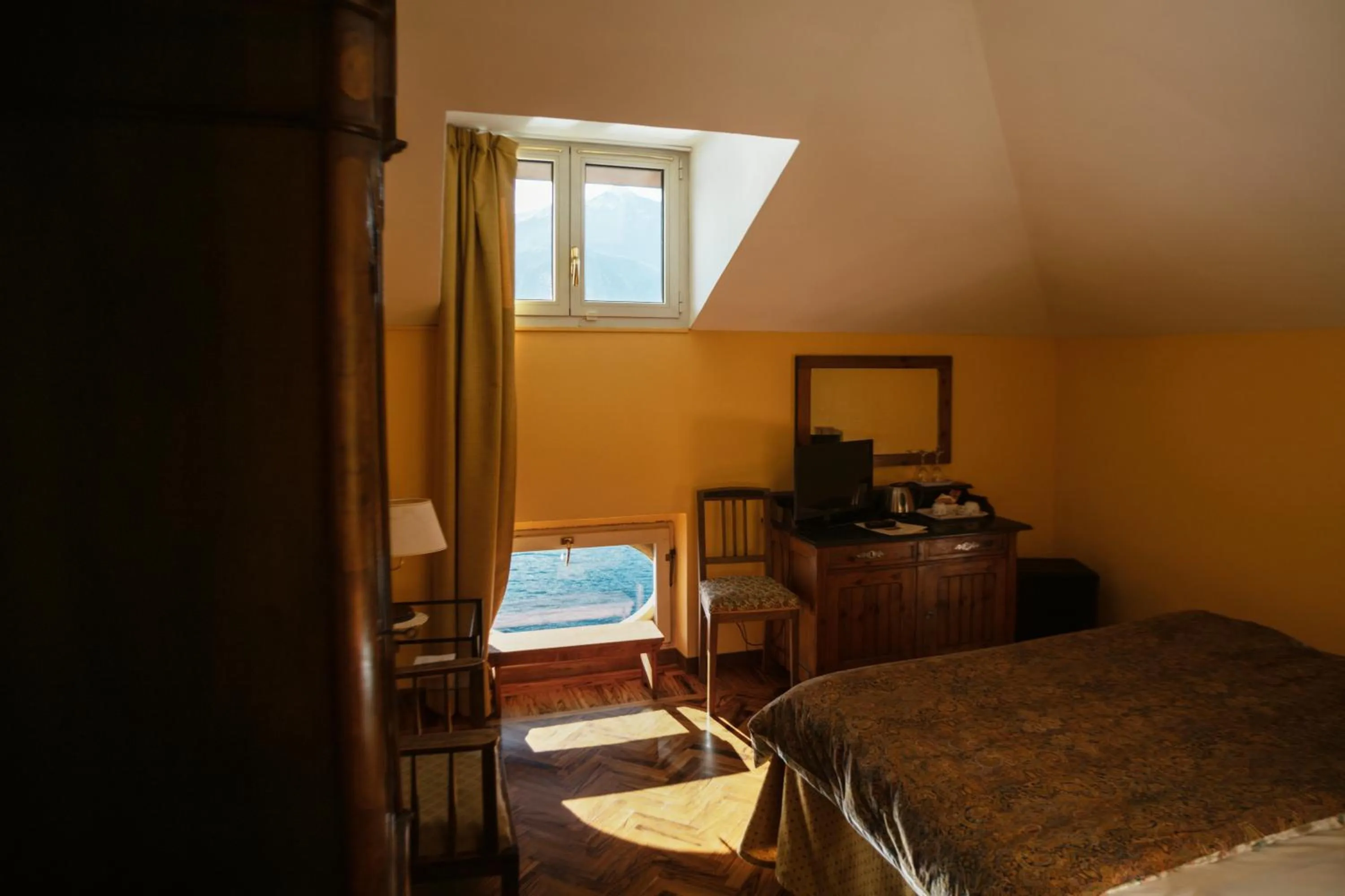 View (from property/room), Bed in Hotel Olivedo