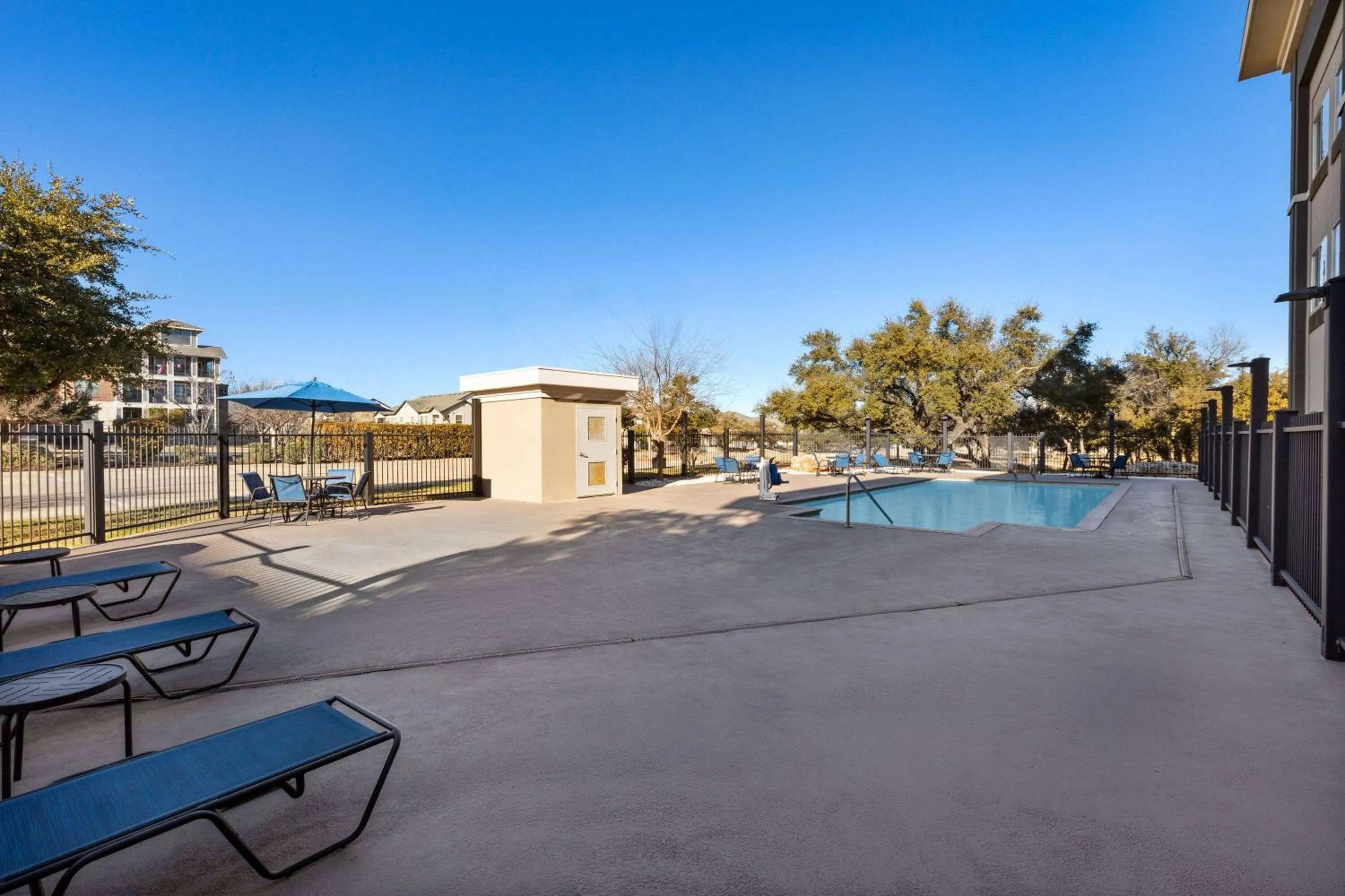 Swimming pool in La Quinta by Wyndham Austin NW/Lakeline Mall