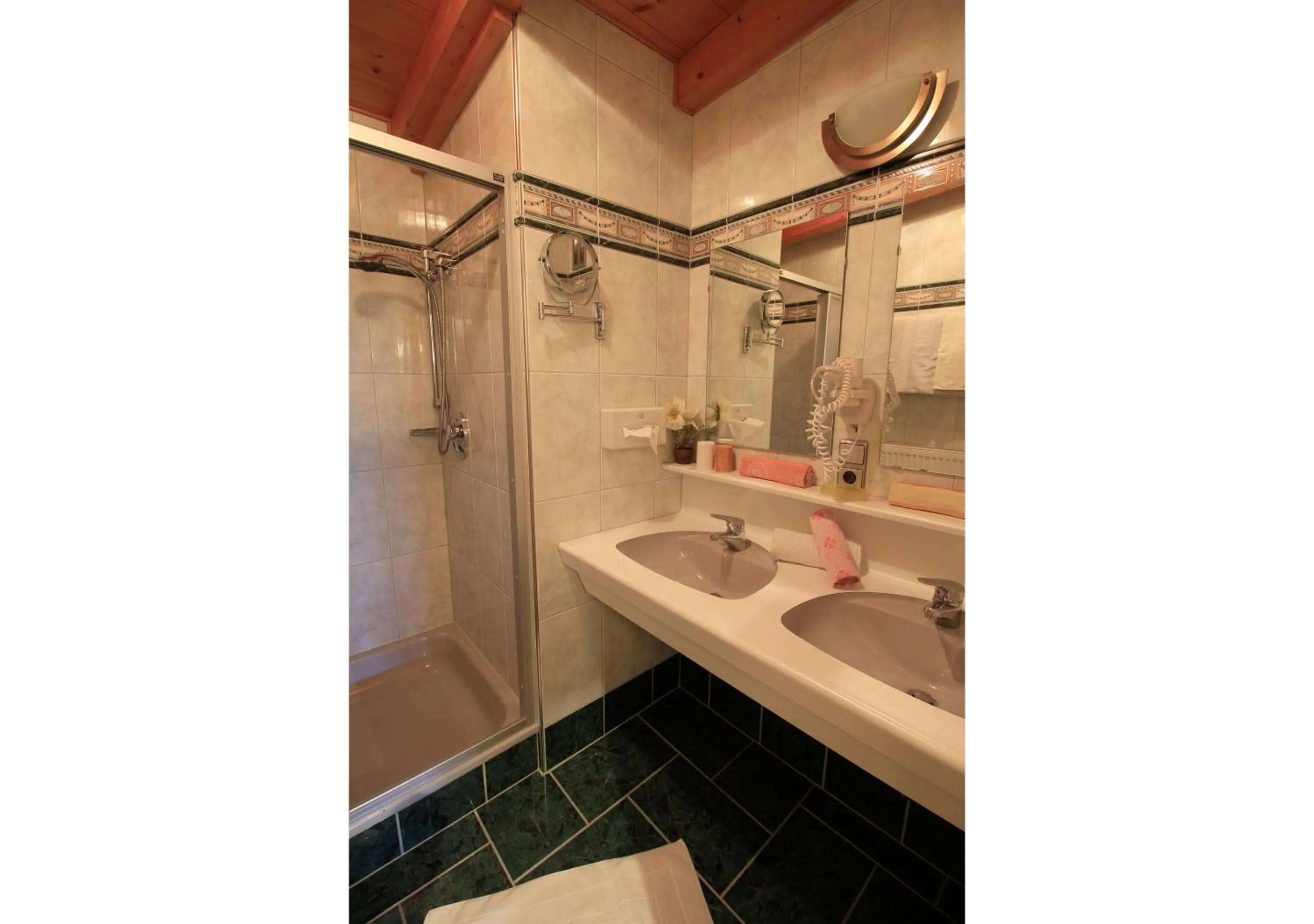 Bathroom in Pension Tannenhof