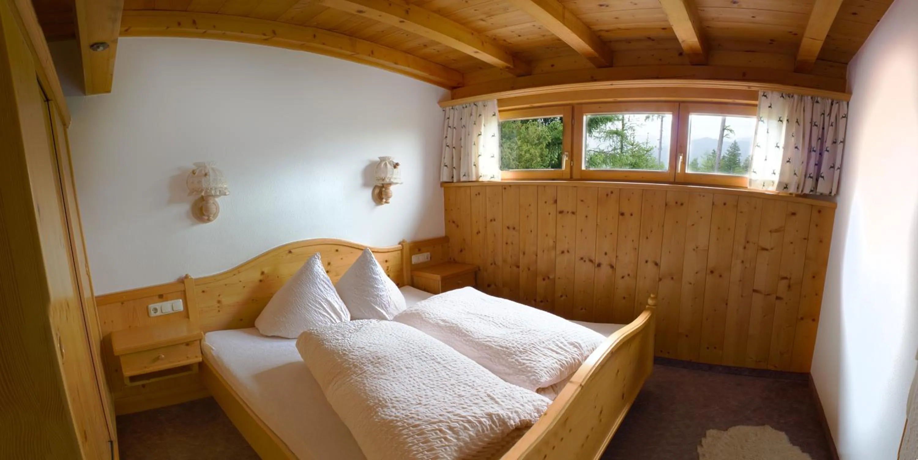 Bedroom, Bed in Pension Tannenhof