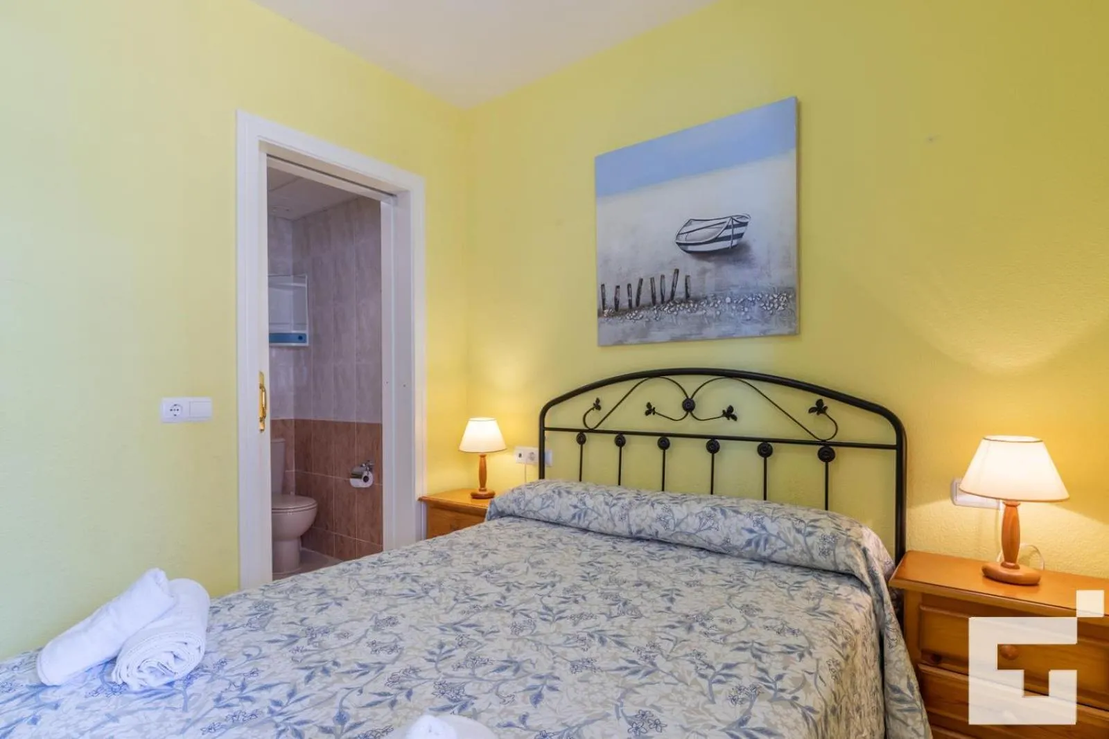 Bathroom, Bed in Apartamento Topacio III 24A - Grupo Turis