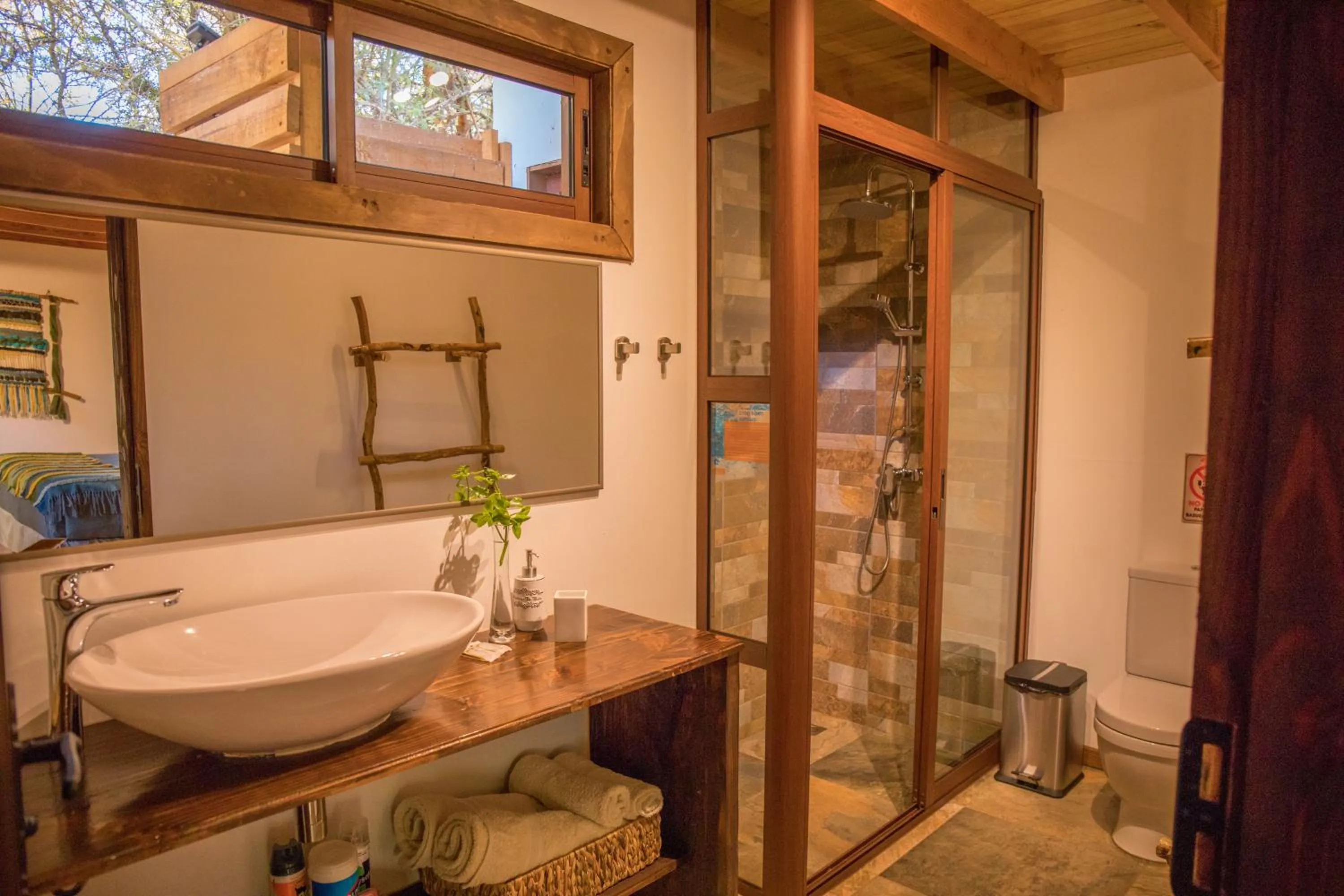 Shower in Lodge Quelana