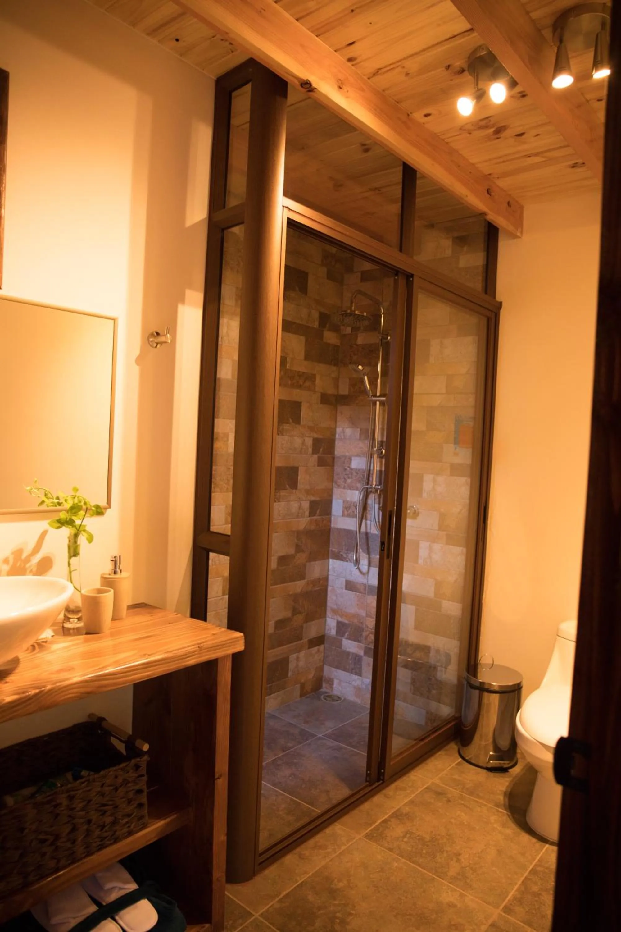 Shower in Lodge Quelana