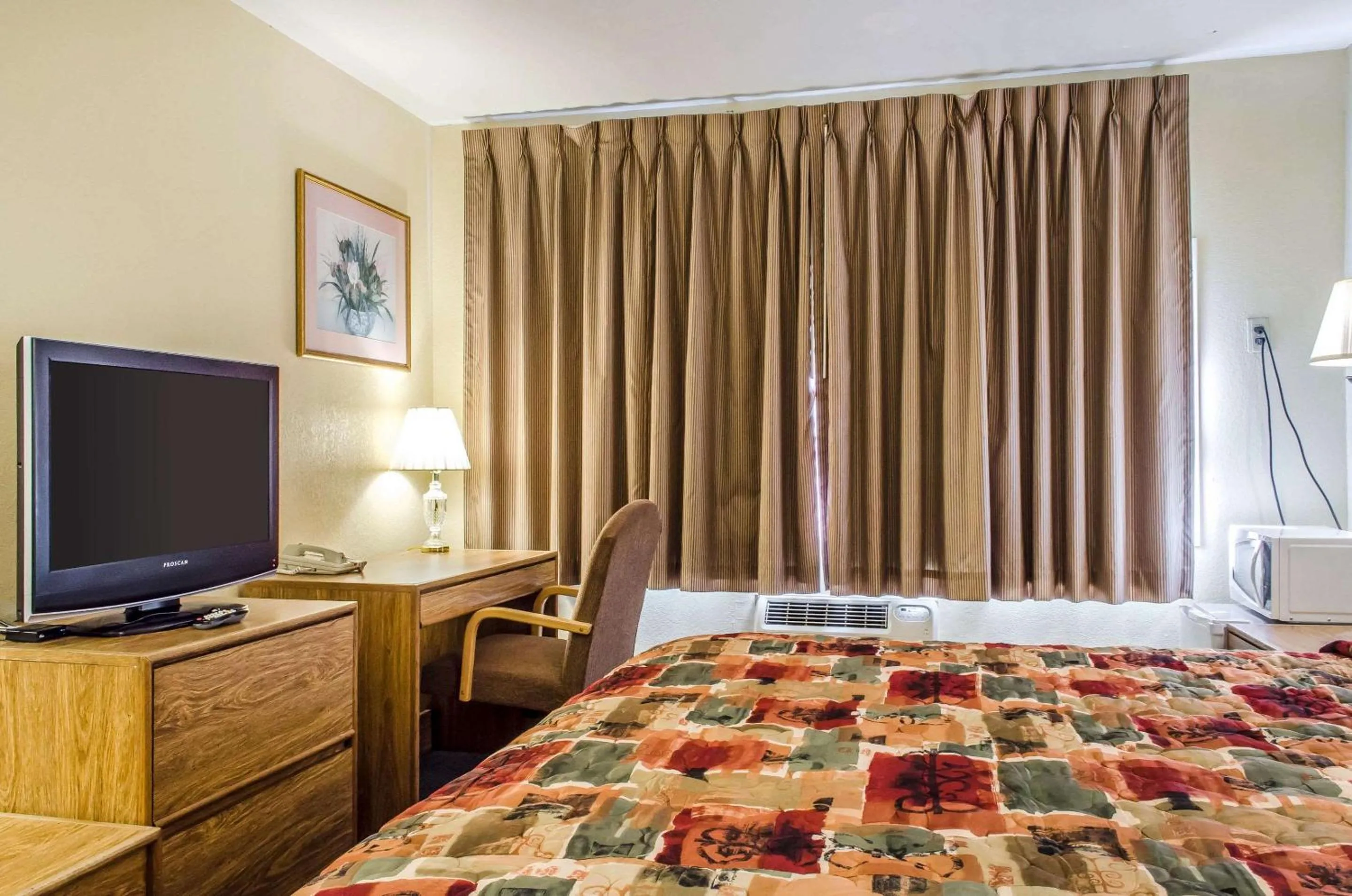 Photo of the whole room, Bed in Relax Inn