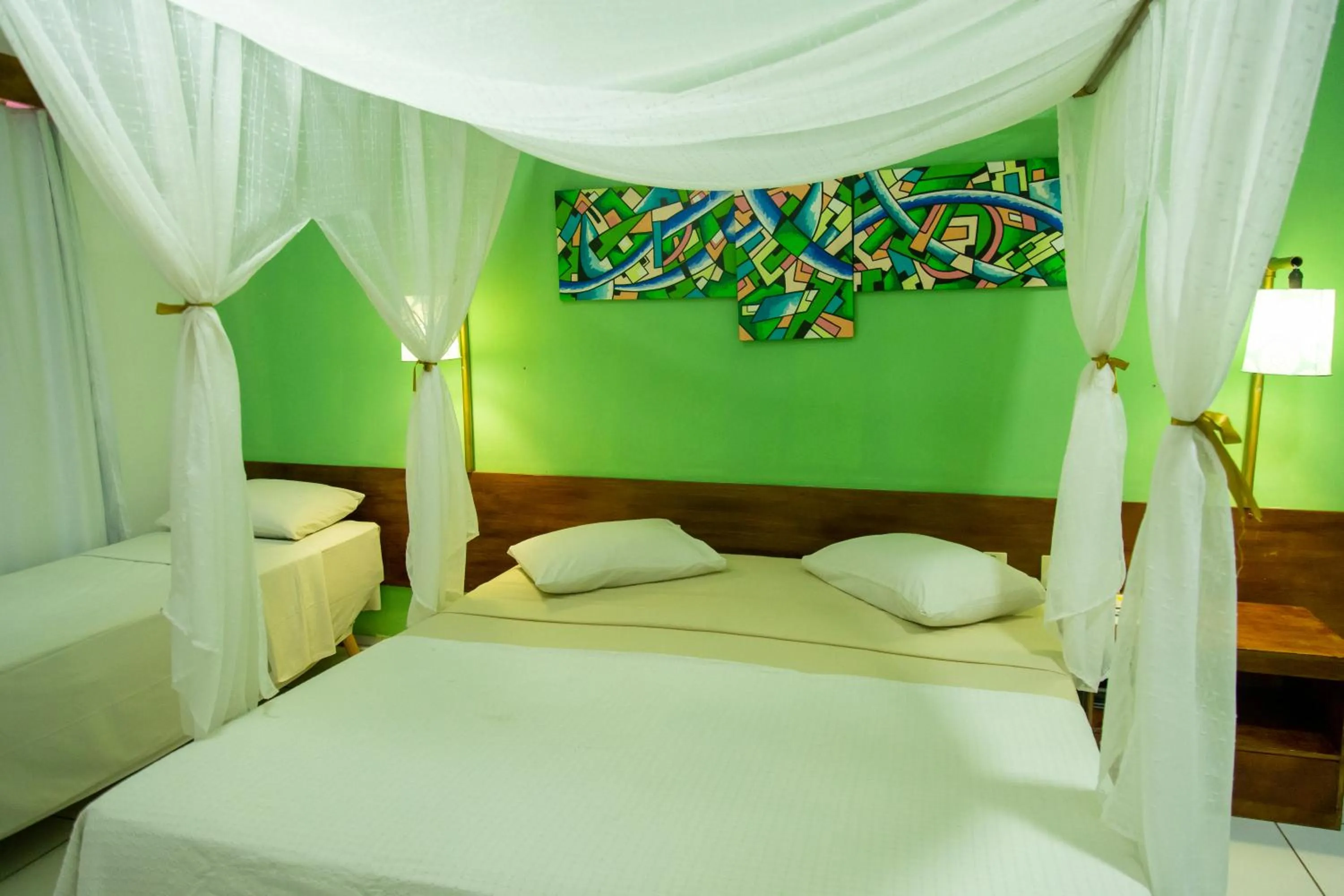 Property building, Bed in Delta Park Hotel