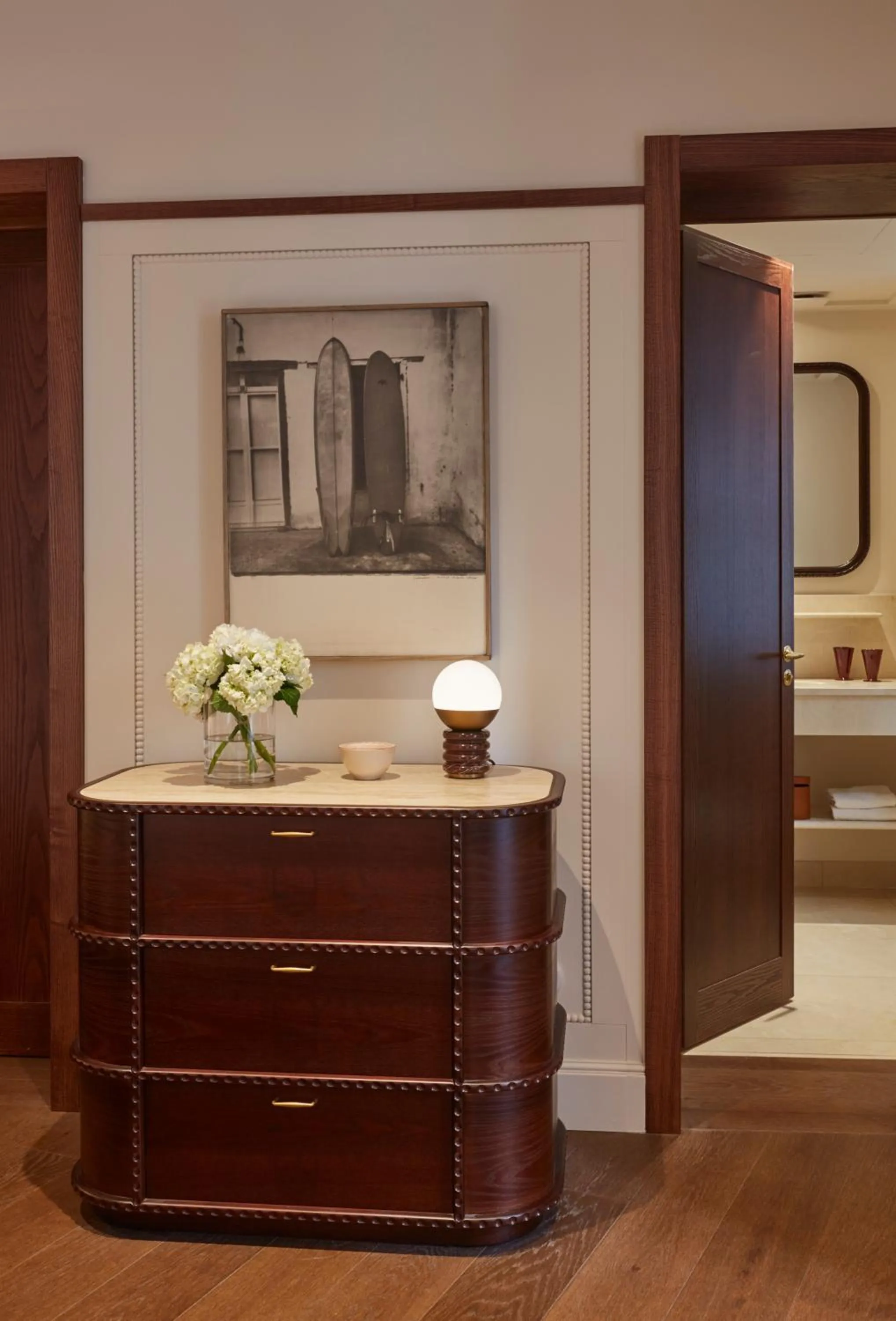 wardrobe in Hotel de Silhouette