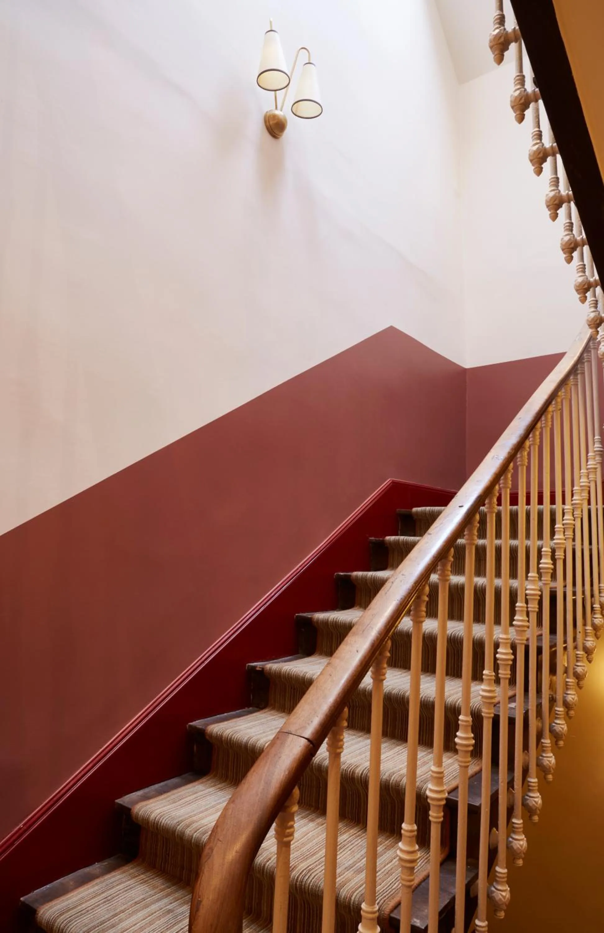 Property building in Hotel de Silhouette