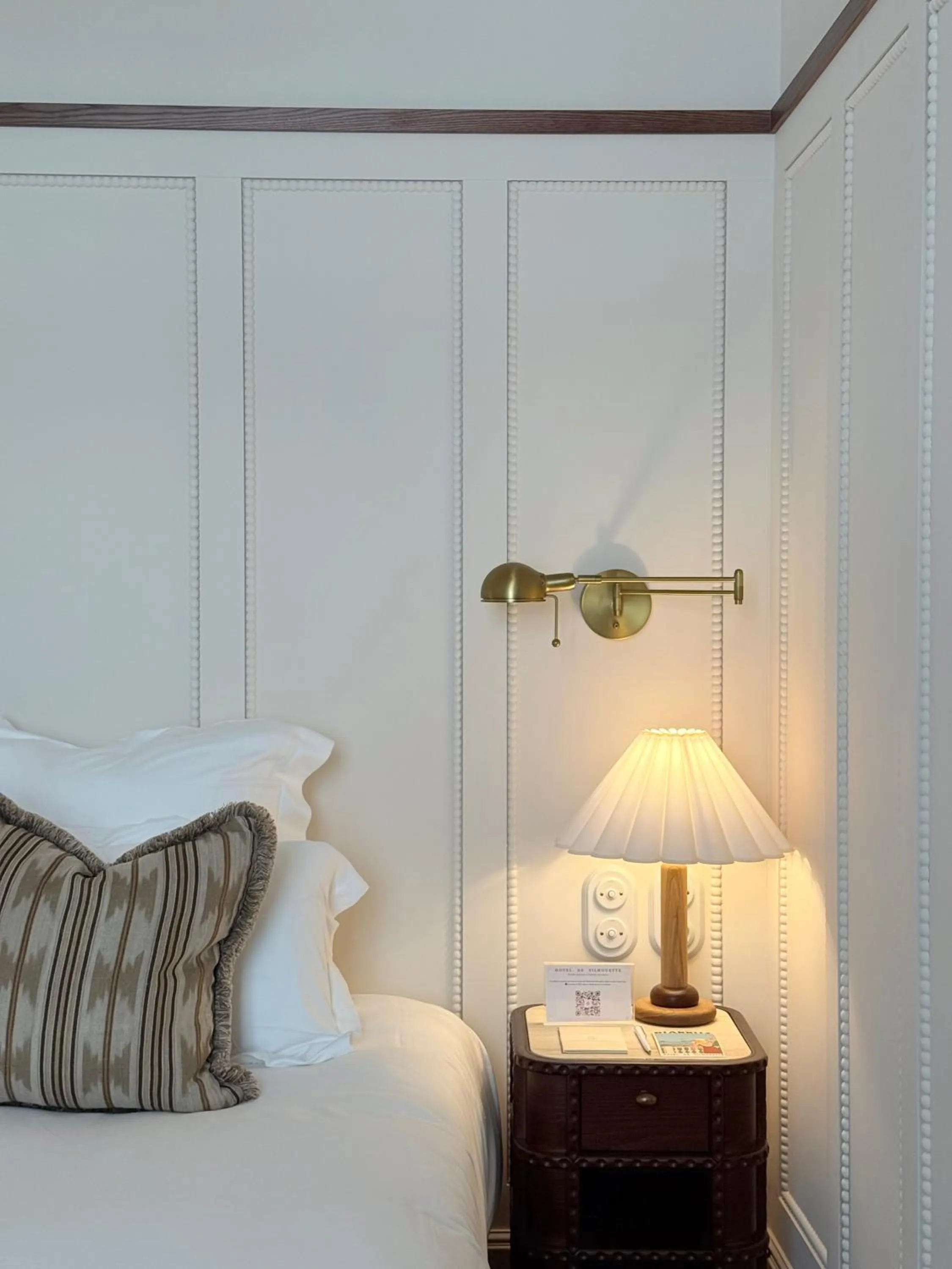 Bed in Hotel de Silhouette