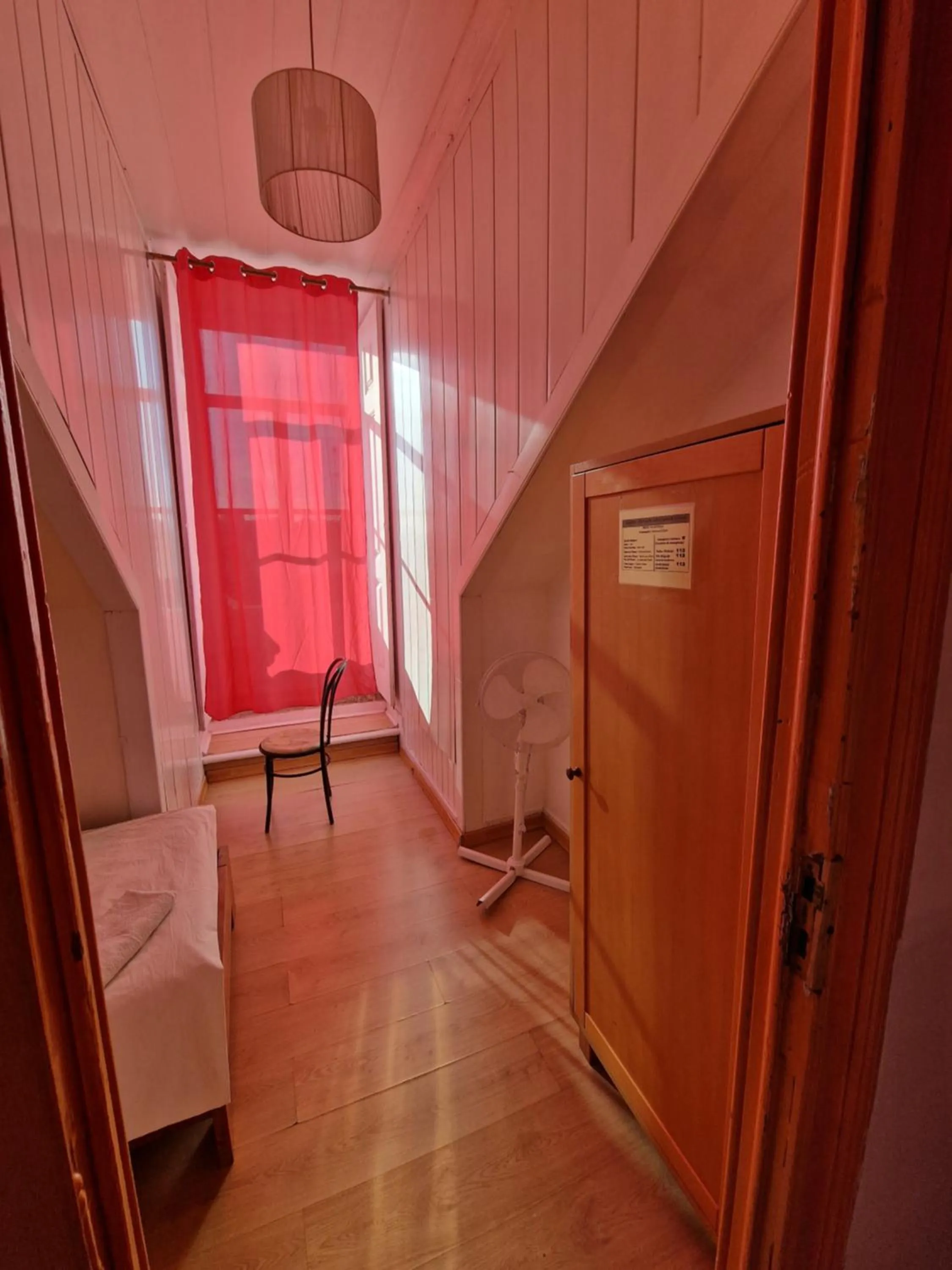 wardrobe, Bed in Alojamento Local Private Accommodation