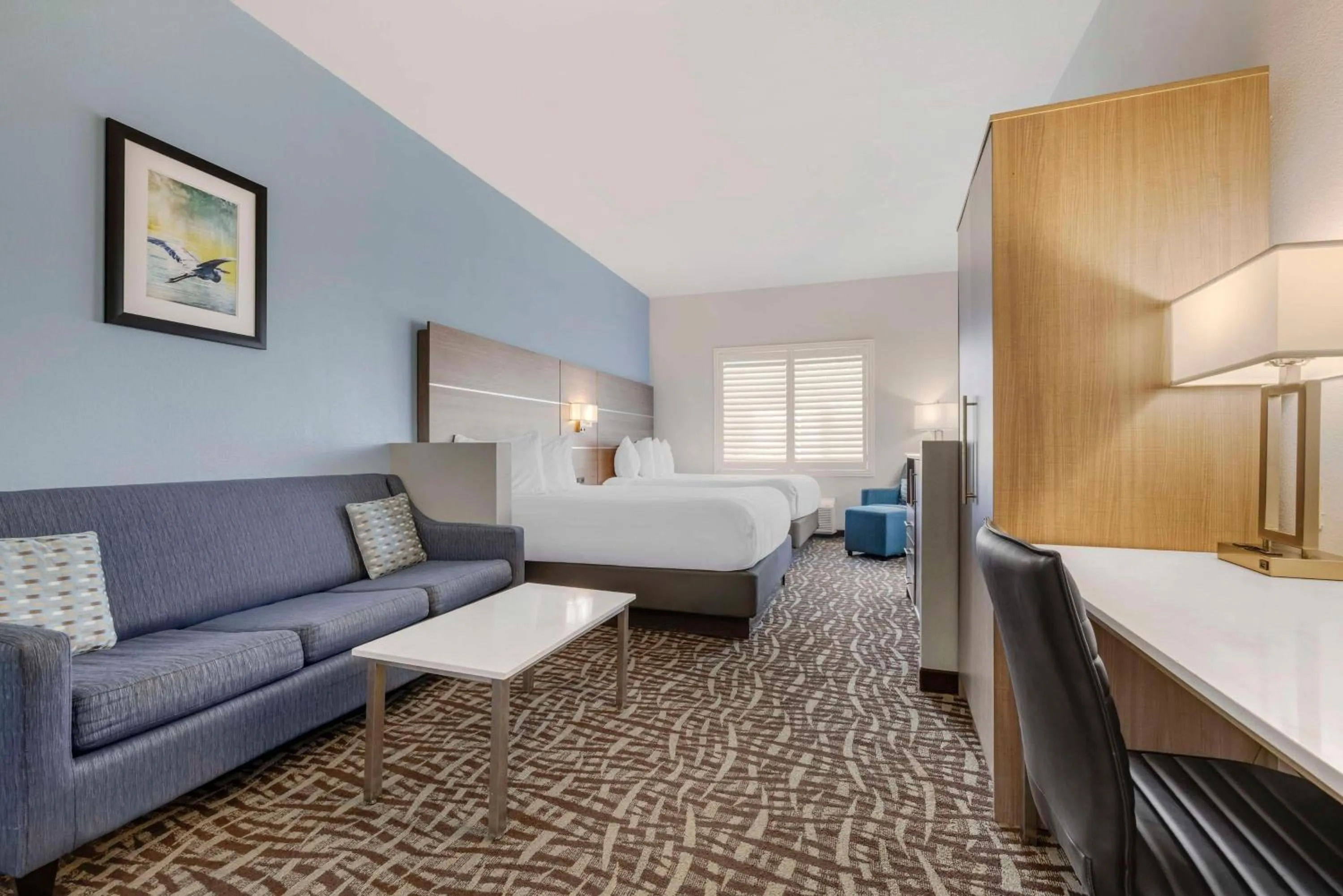 Bedroom, Bed in Best Western Plus Lake Elsinore Inn & Suites