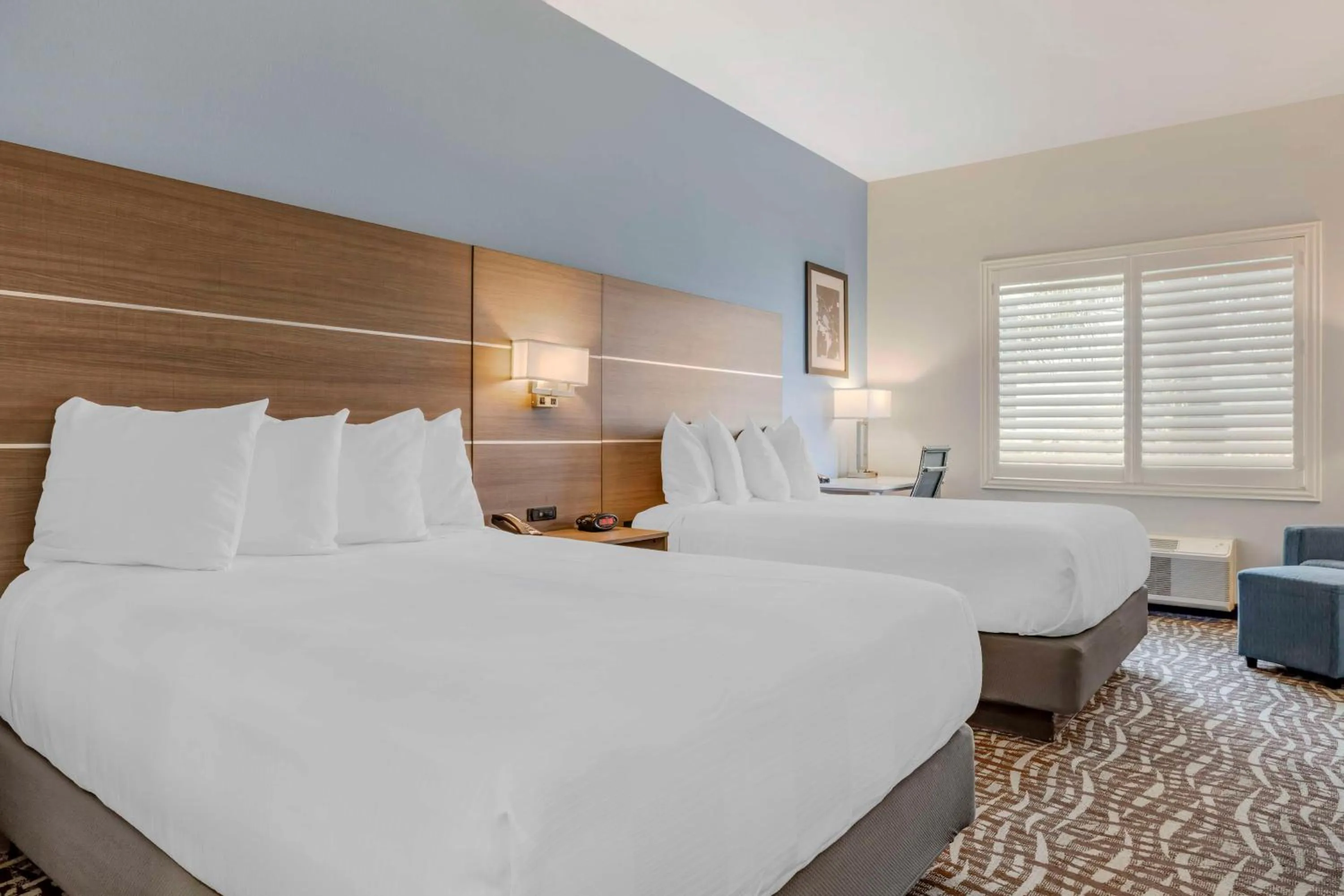 Bedroom, Bed in Best Western Plus Lake Elsinore Inn & Suites