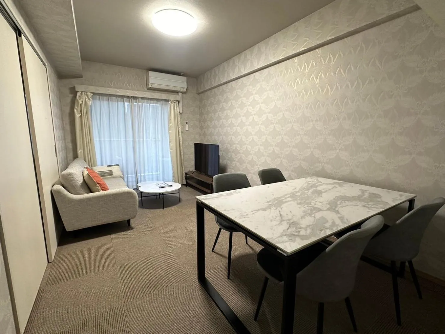 Living room, Bed in Randor Hotel Fukuoka