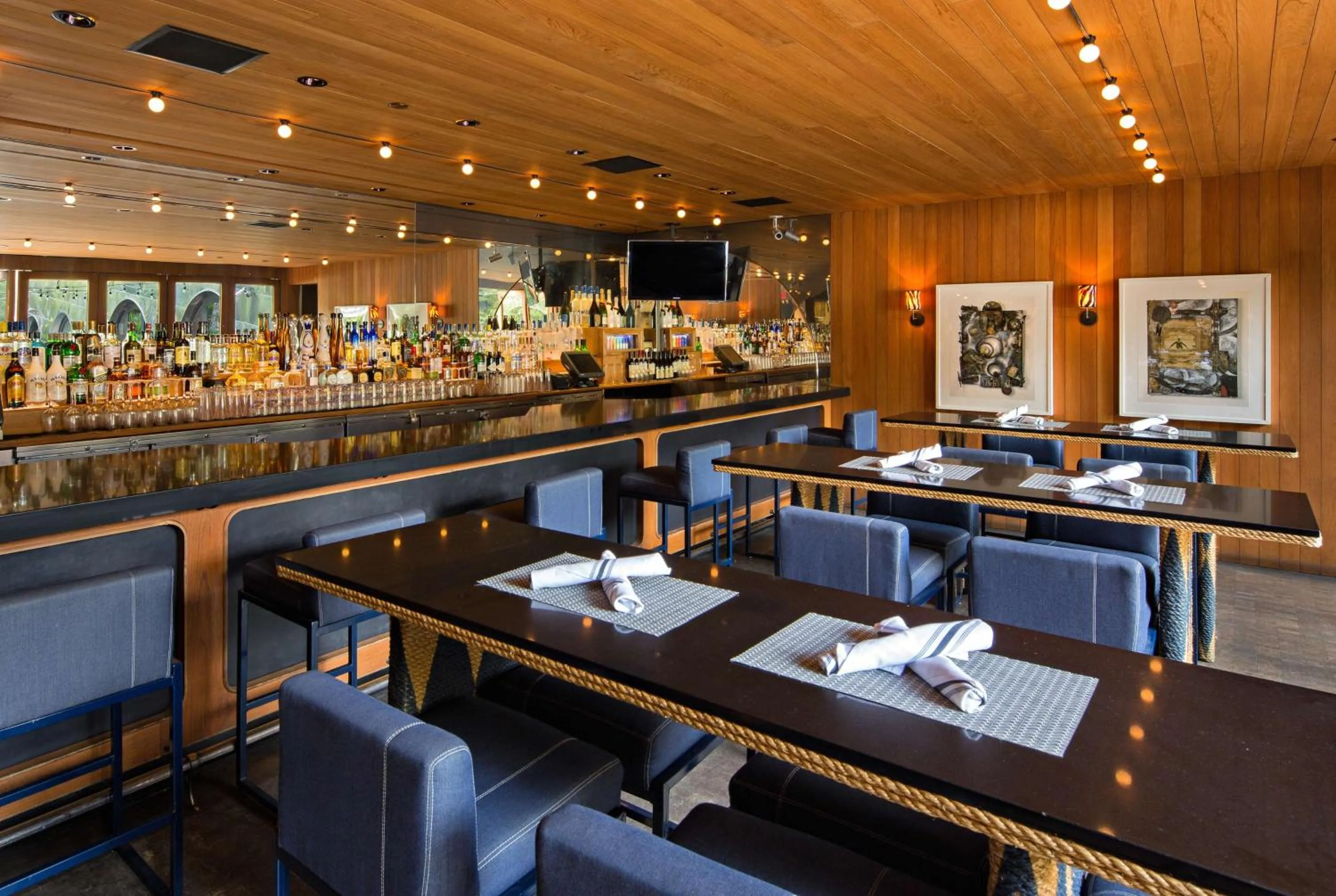 Lounge or bar in Dream Downtown, by Hyatt