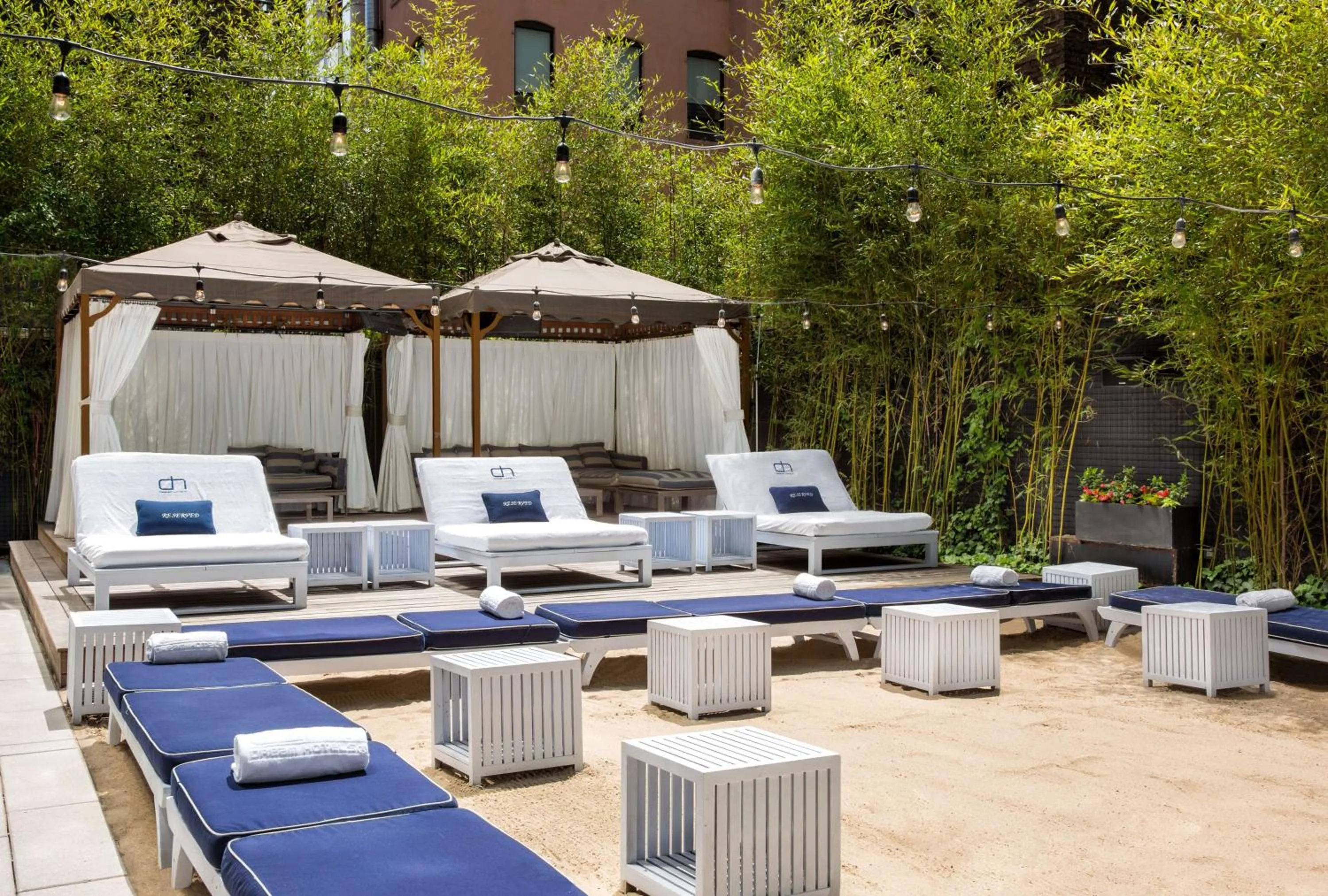 Swimming pool in Dream Downtown, by Hyatt