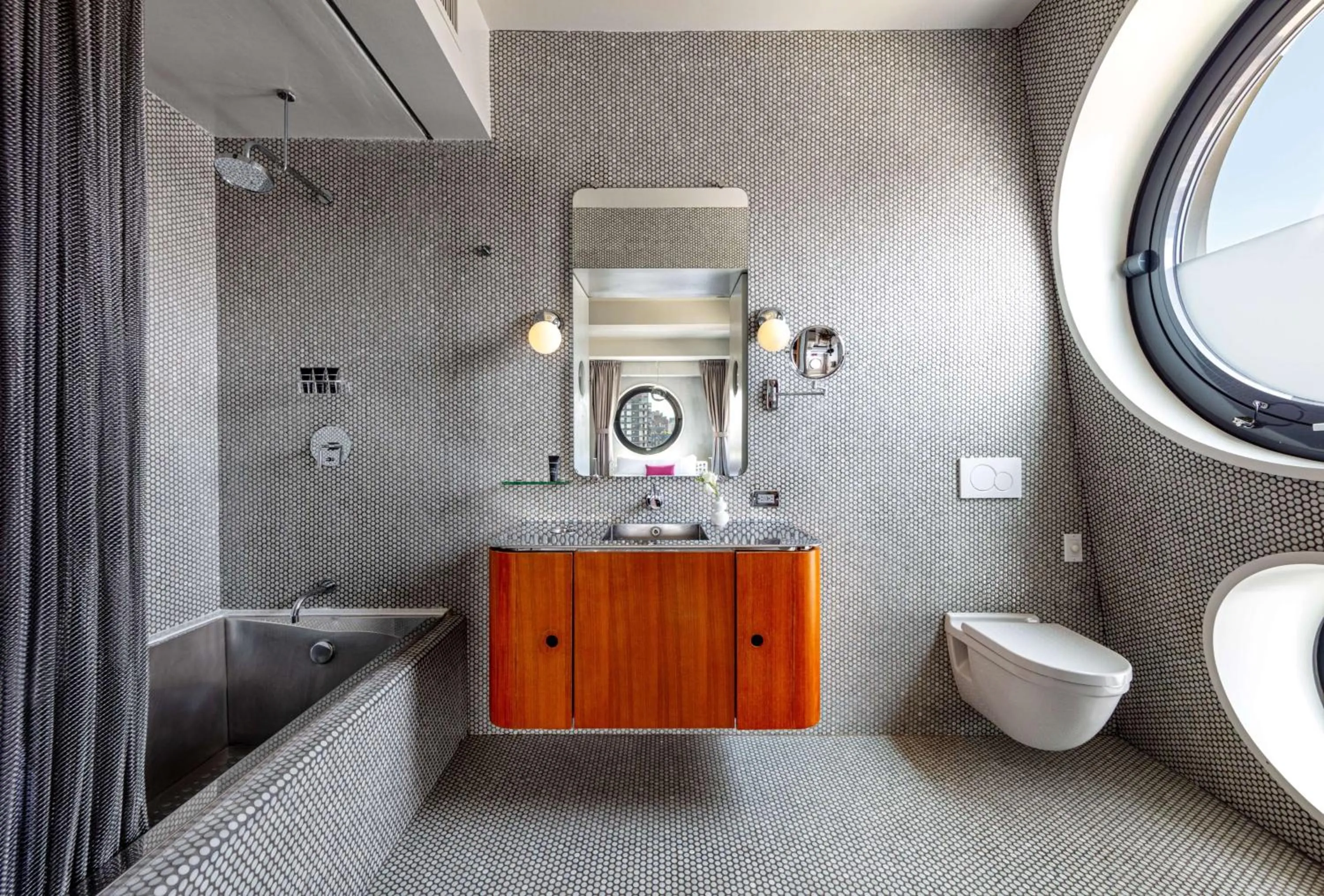 Bathroom in Dream Downtown, by Hyatt