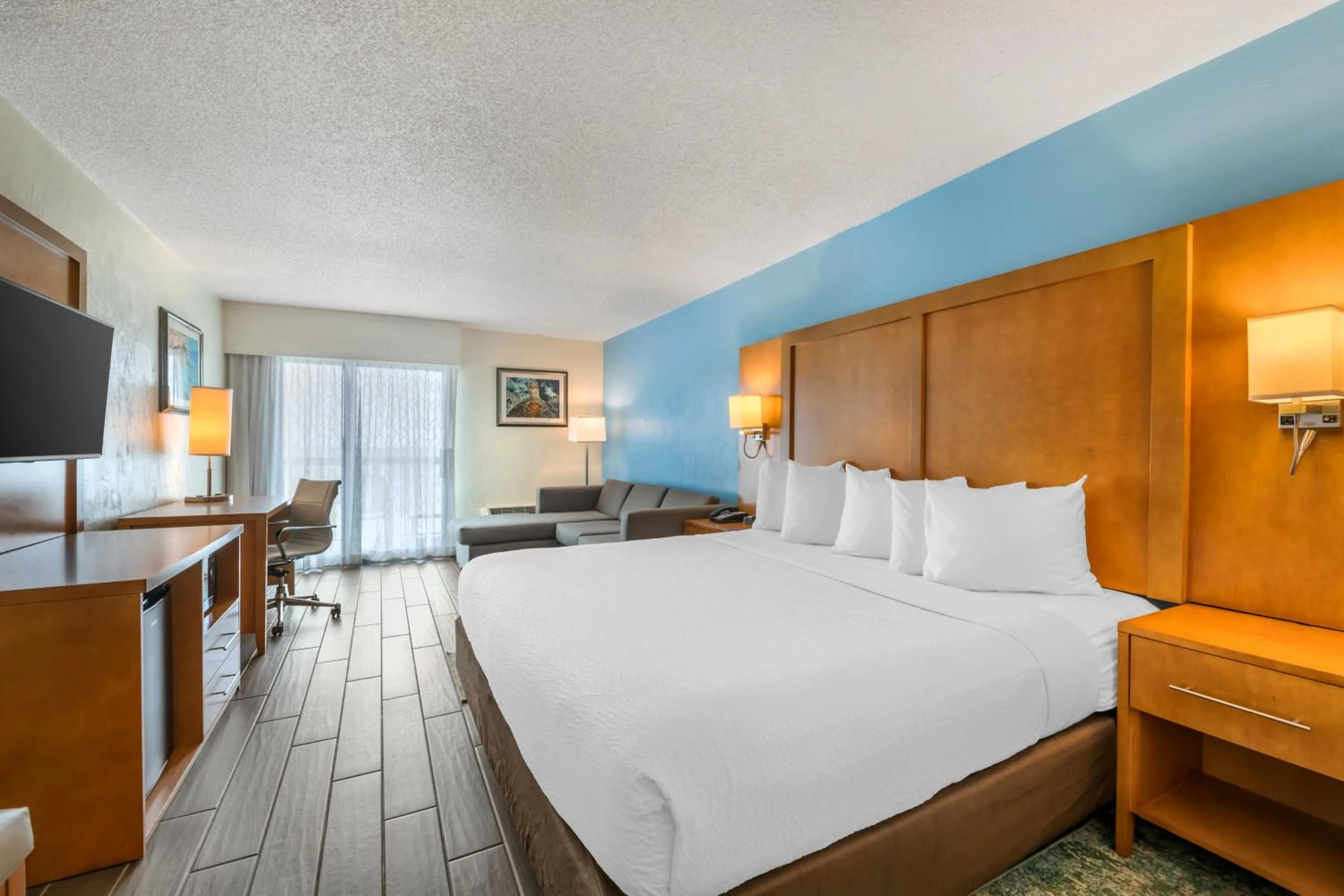 Photo of the whole room, Bed in Tropical Winds Resort Hotel