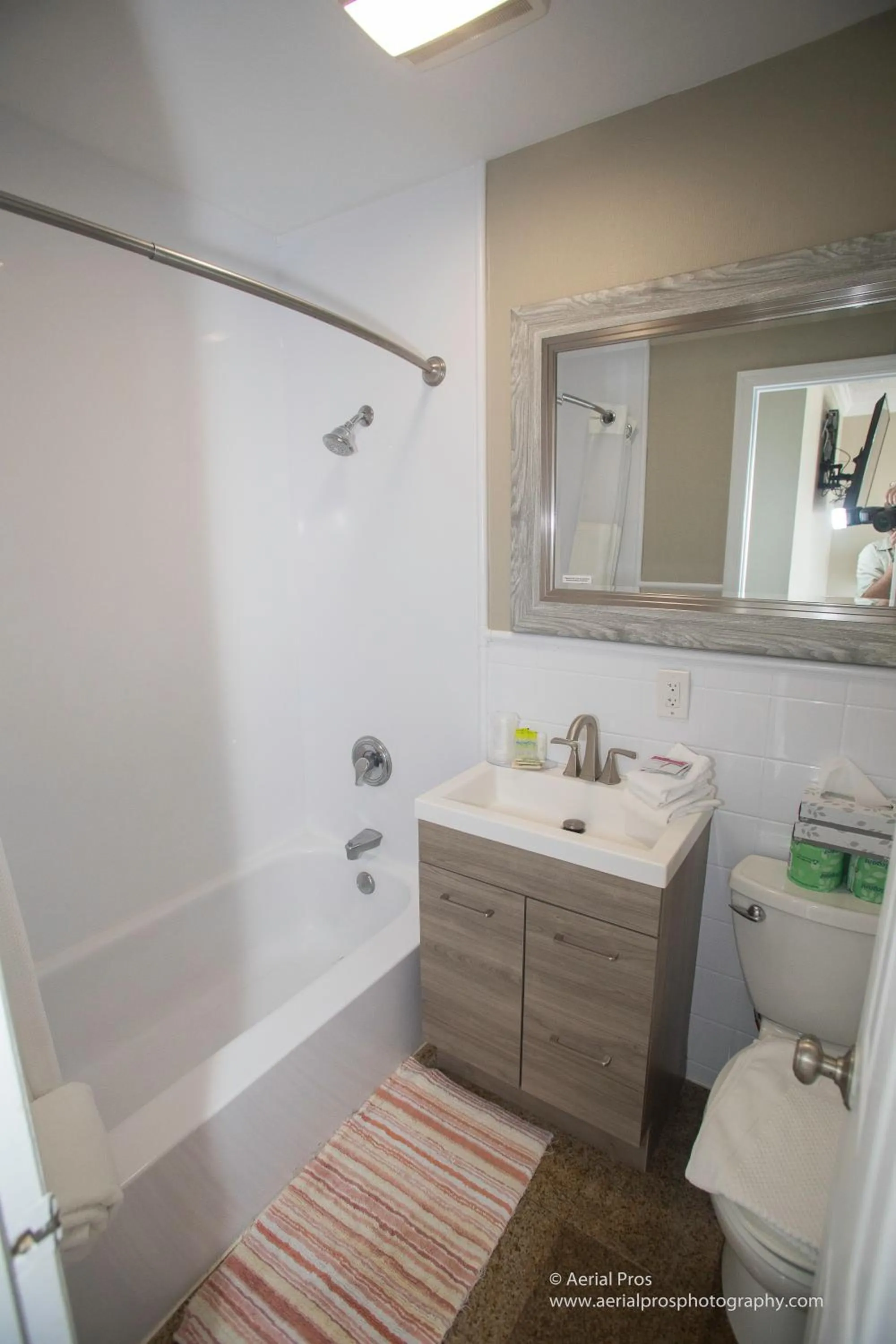 Bathroom in Kenny's Tipperary Inn