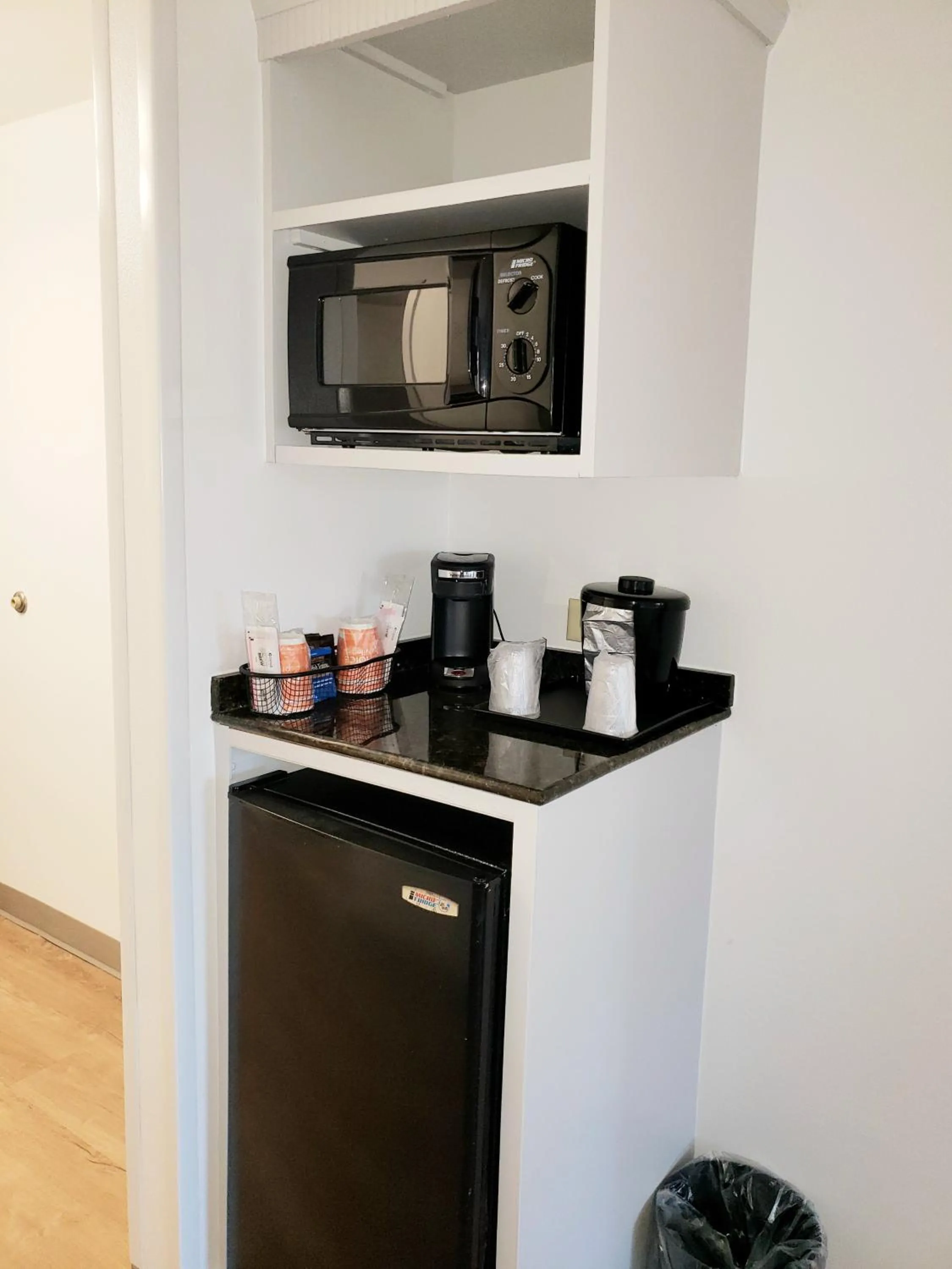 Coffee/tea facilities in Comfort Suites Valdosta Mall Area