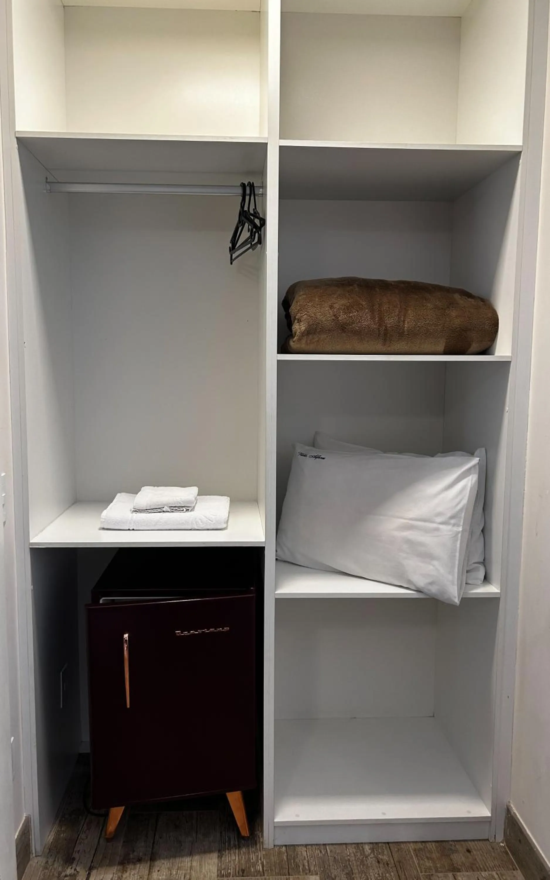 wardrobe in Pousada Villa Alferes