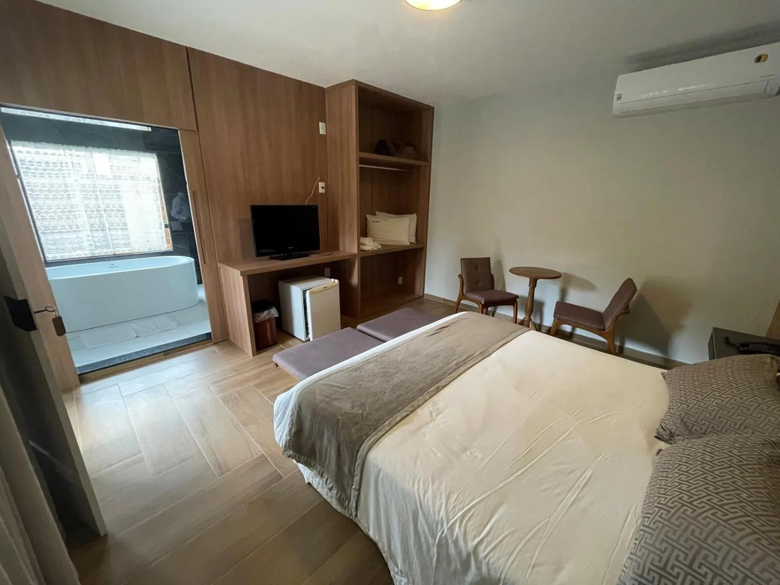 Photo of the whole room, Bed in Pousada Villa Alferes