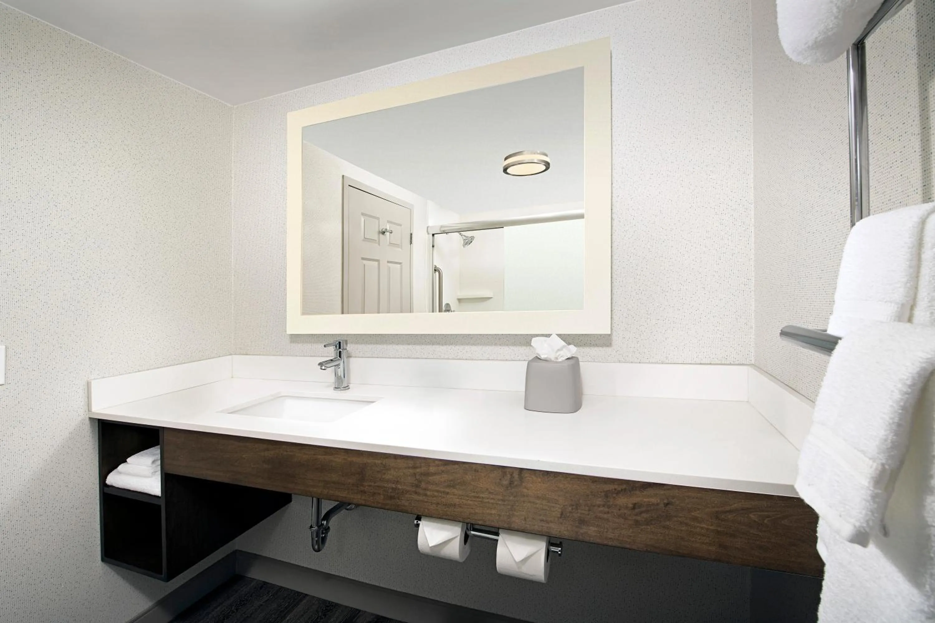 Bathroom in Holiday Inn Express & Suites Baltimore - BWI Airport North by IHG