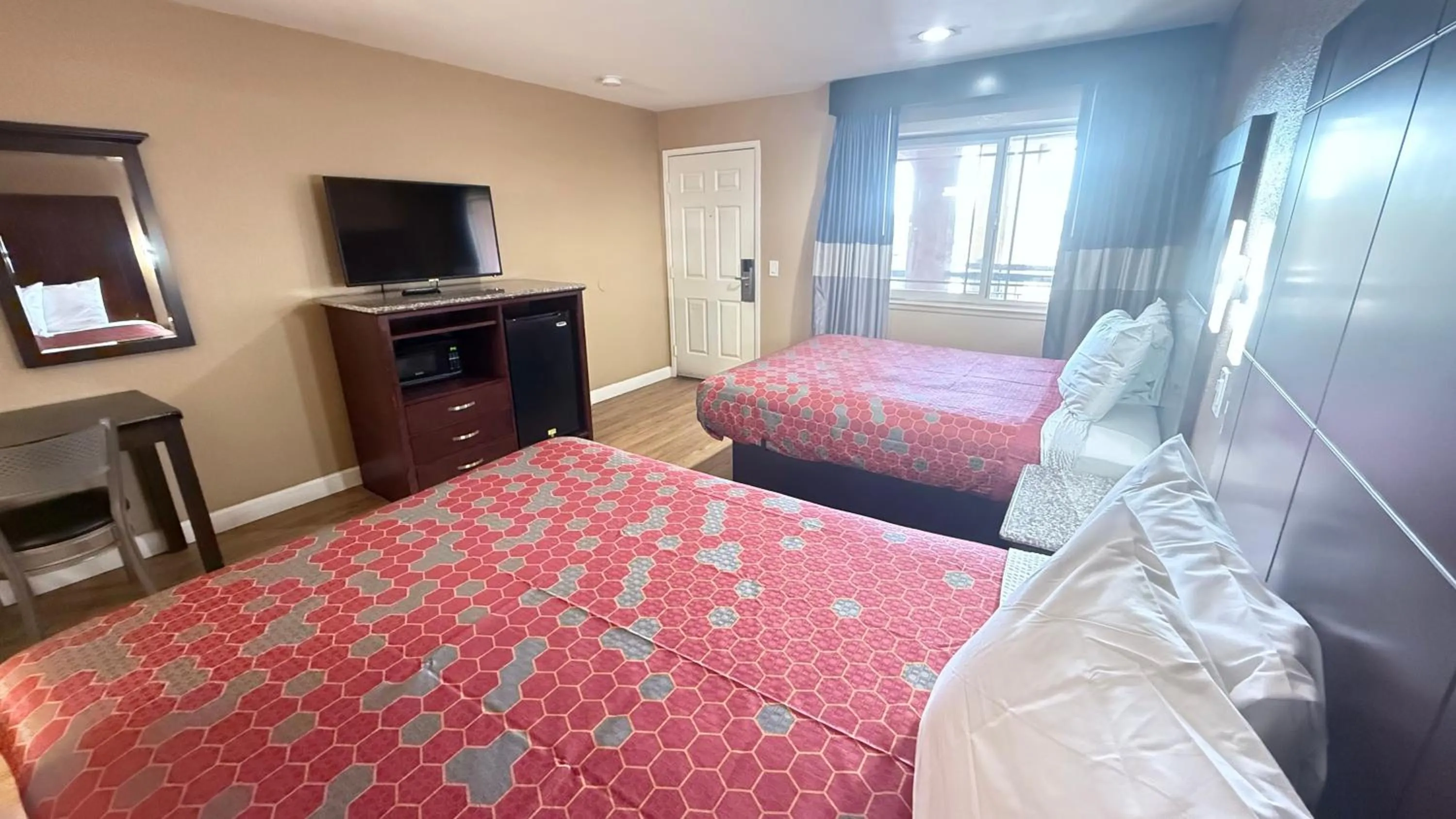 Bedroom, Bed in Valley Inn