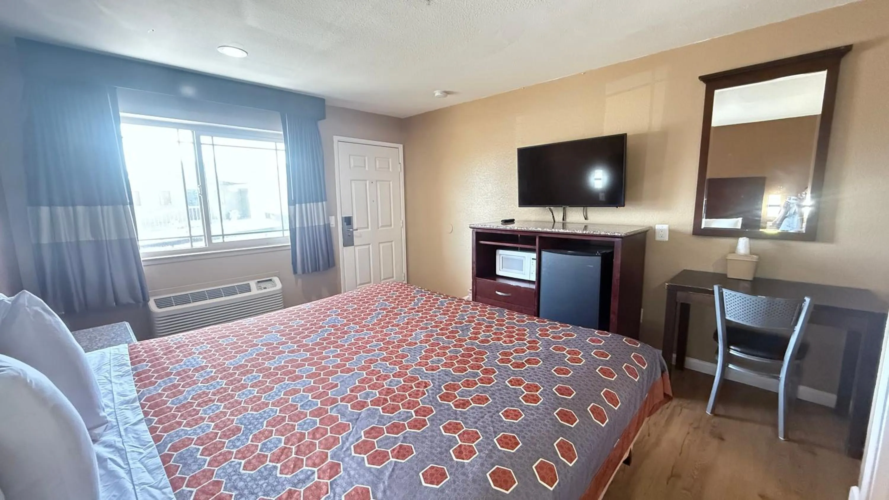 Bedroom, Bed in Valley Inn