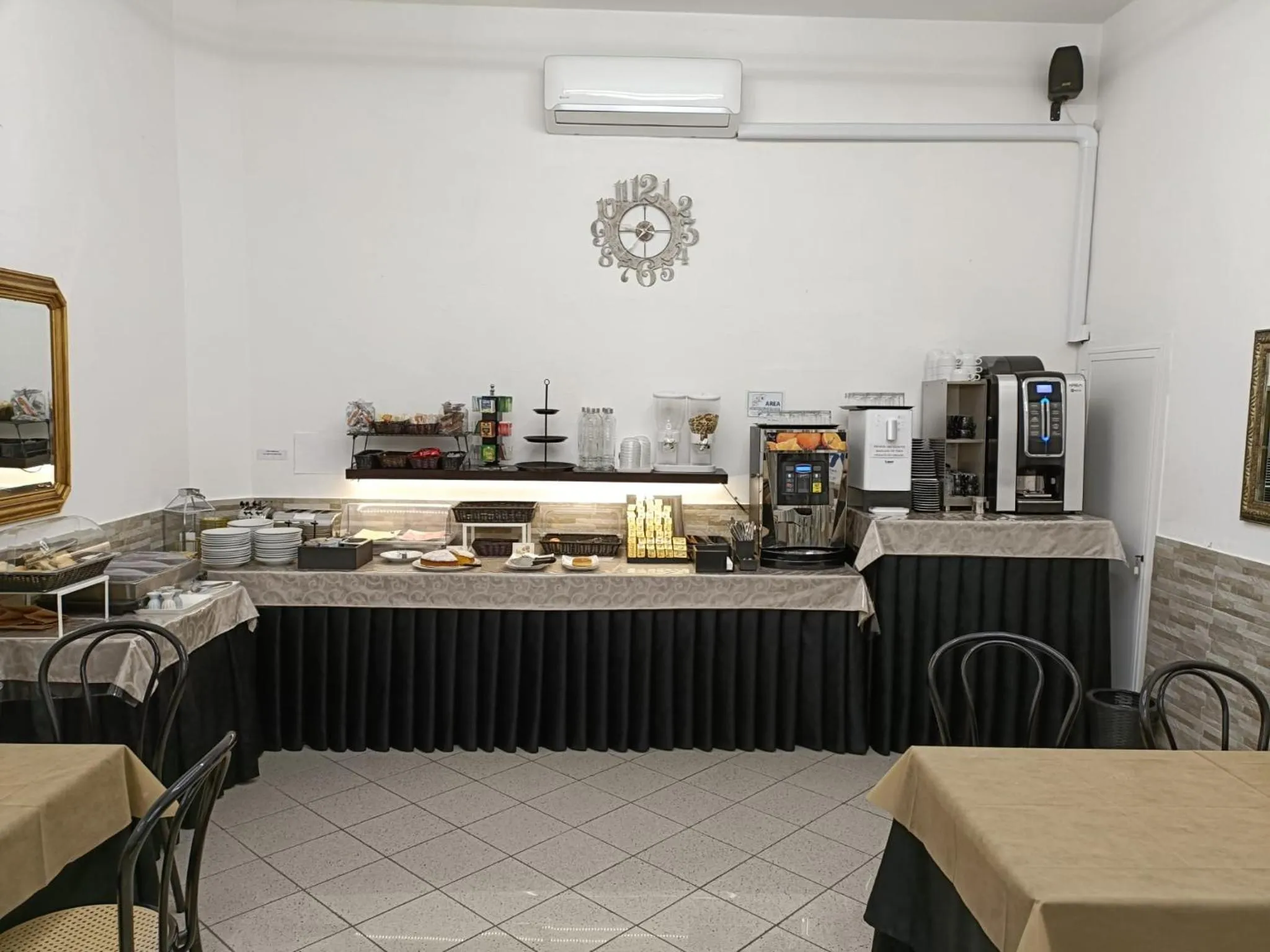 Breakfast in Hotel Cilene