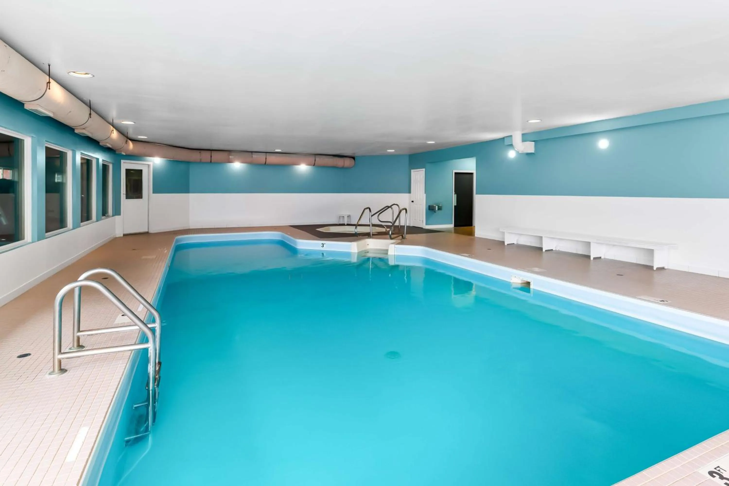 Pool view in Travelodge by Wyndham Parksville