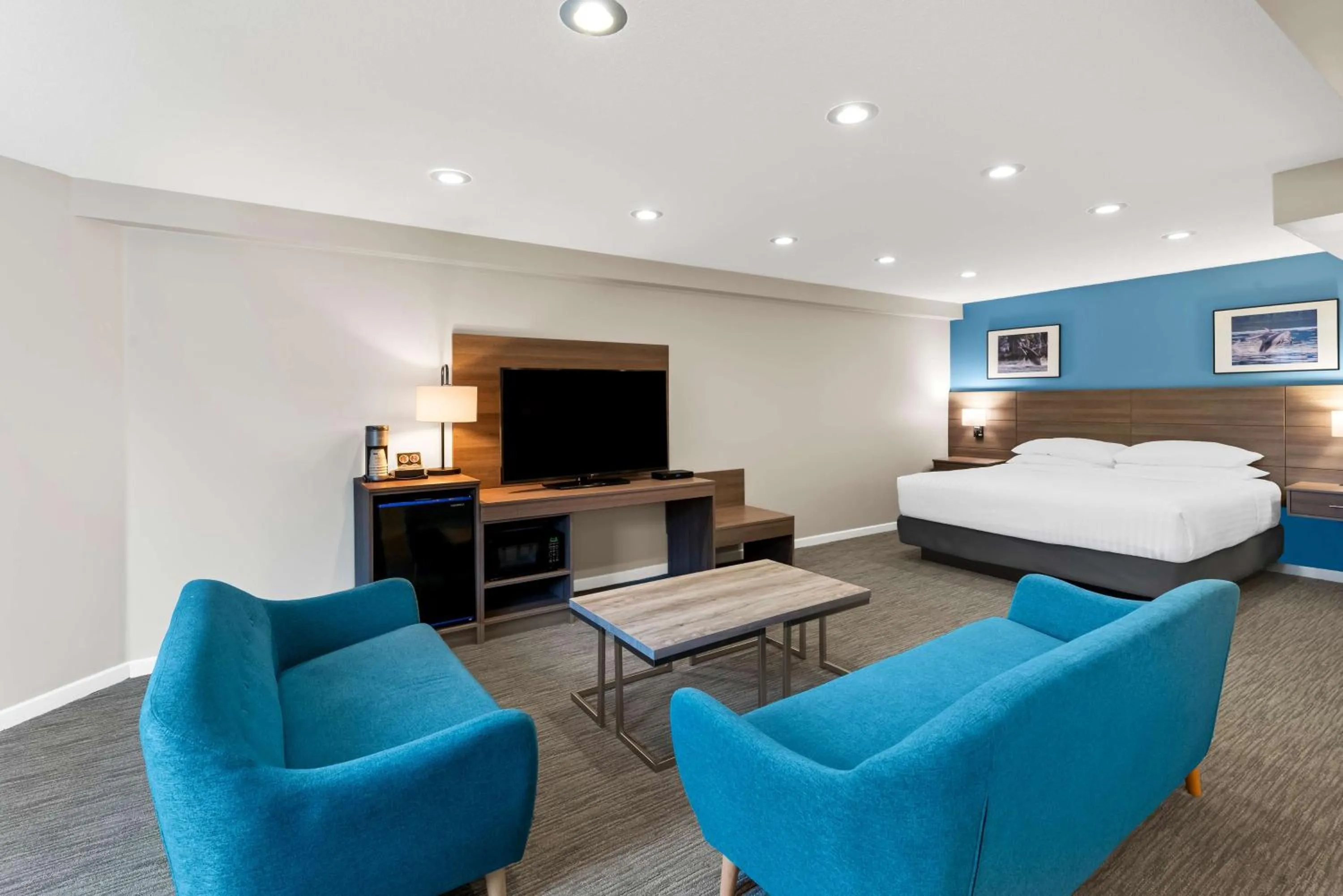 Bedroom, Bed in Travelodge by Wyndham Parksville