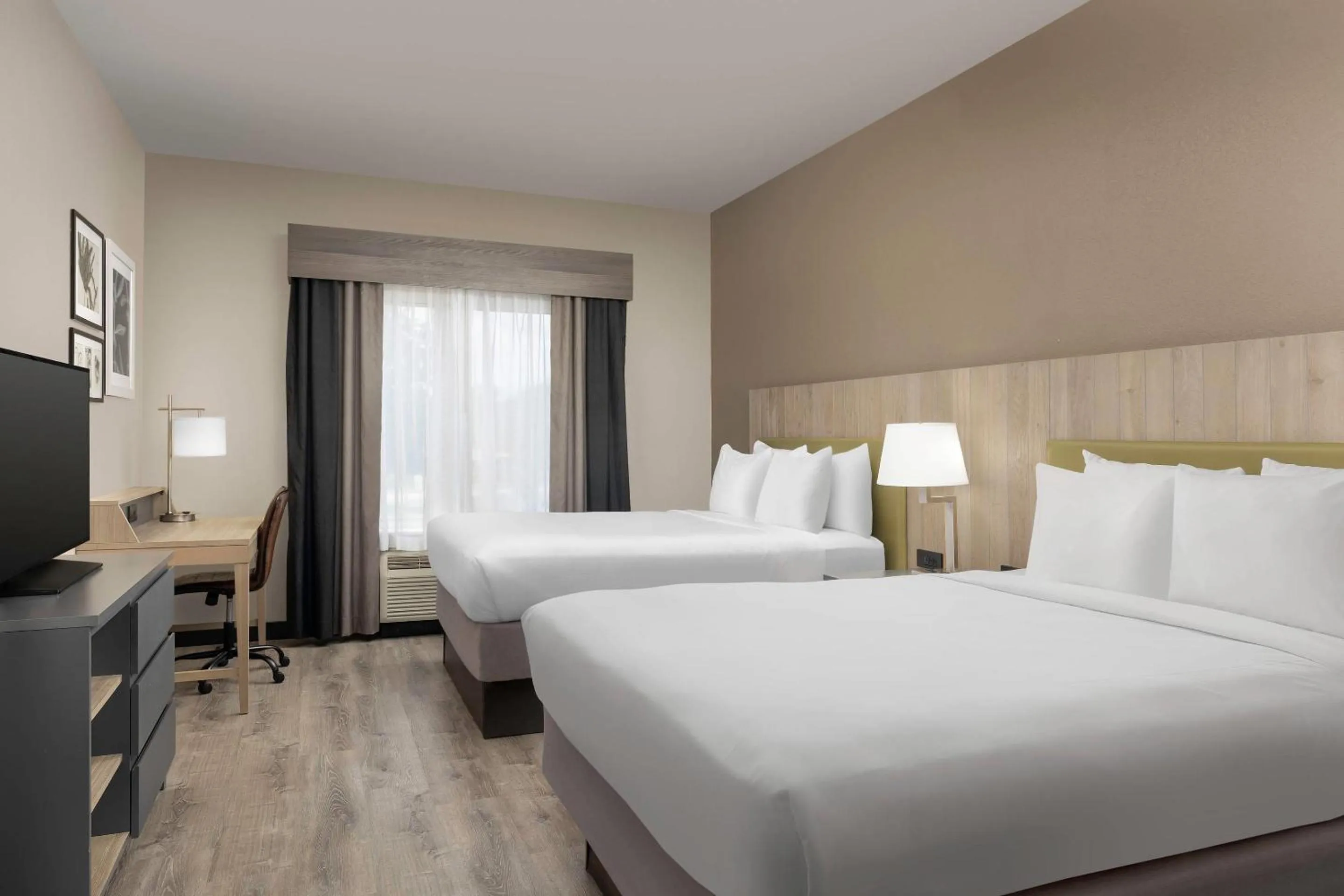 Bedroom, Bed in Country Inn & Suites by Radisson, Gainesville, FL