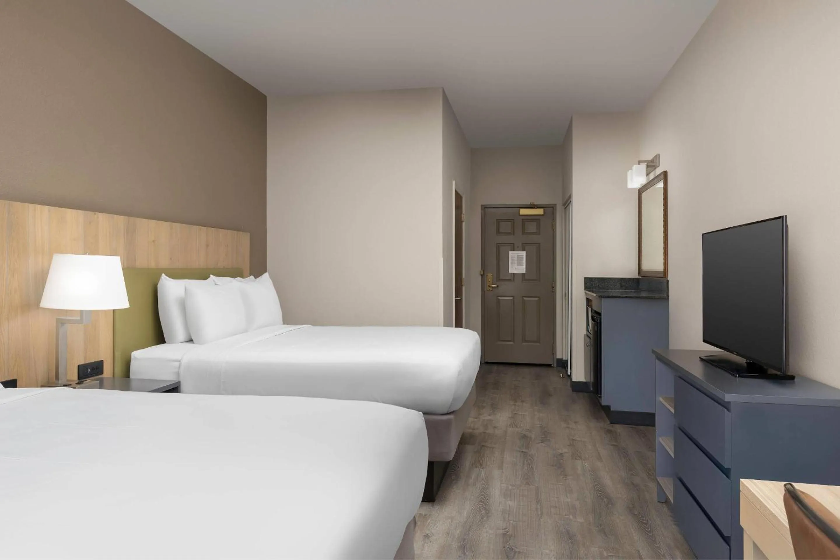 Bedroom, Bed in Country Inn & Suites by Radisson, Gainesville, FL