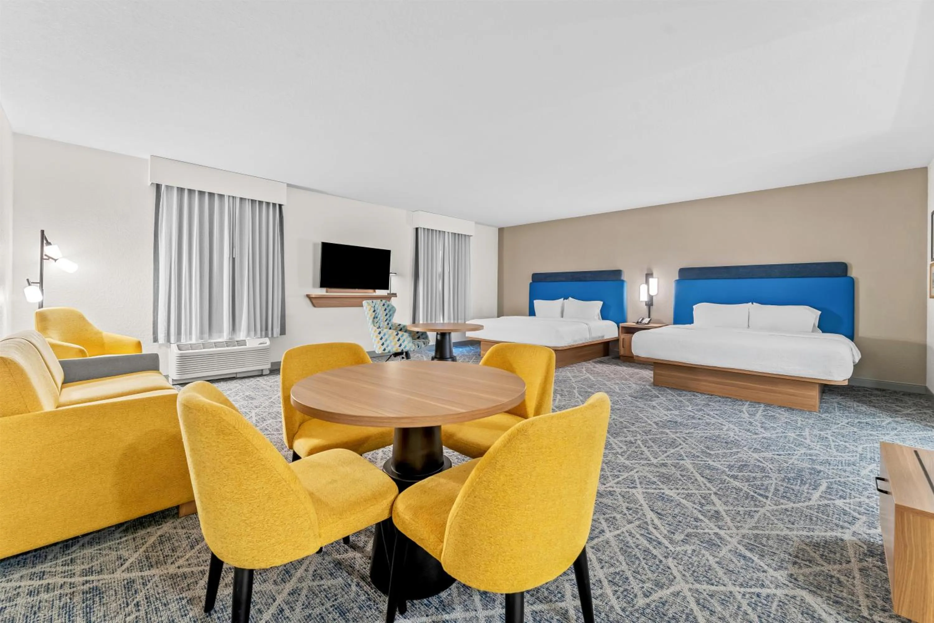 Bed in Hampton Inn & Suites Tifton