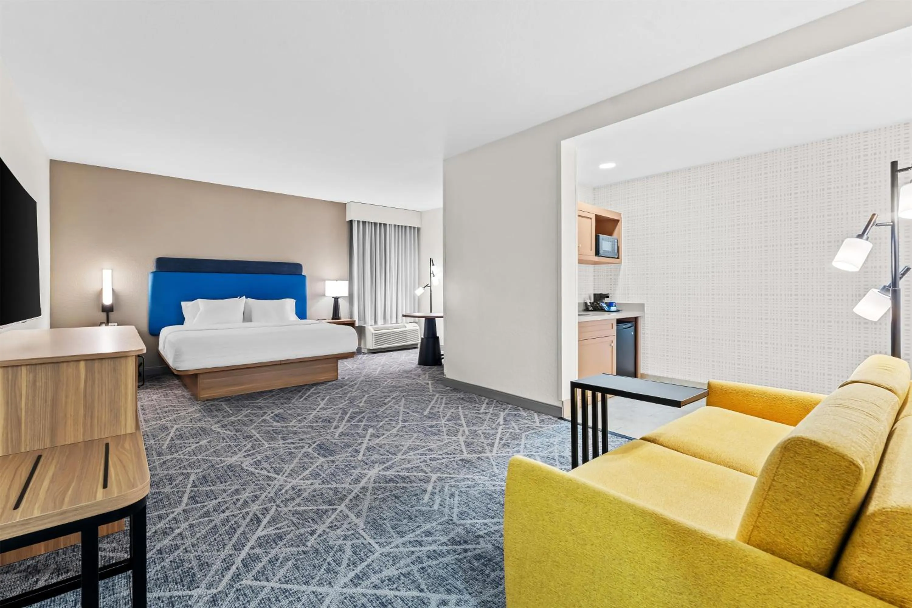 Living room, Bed in Hampton Inn & Suites Tifton