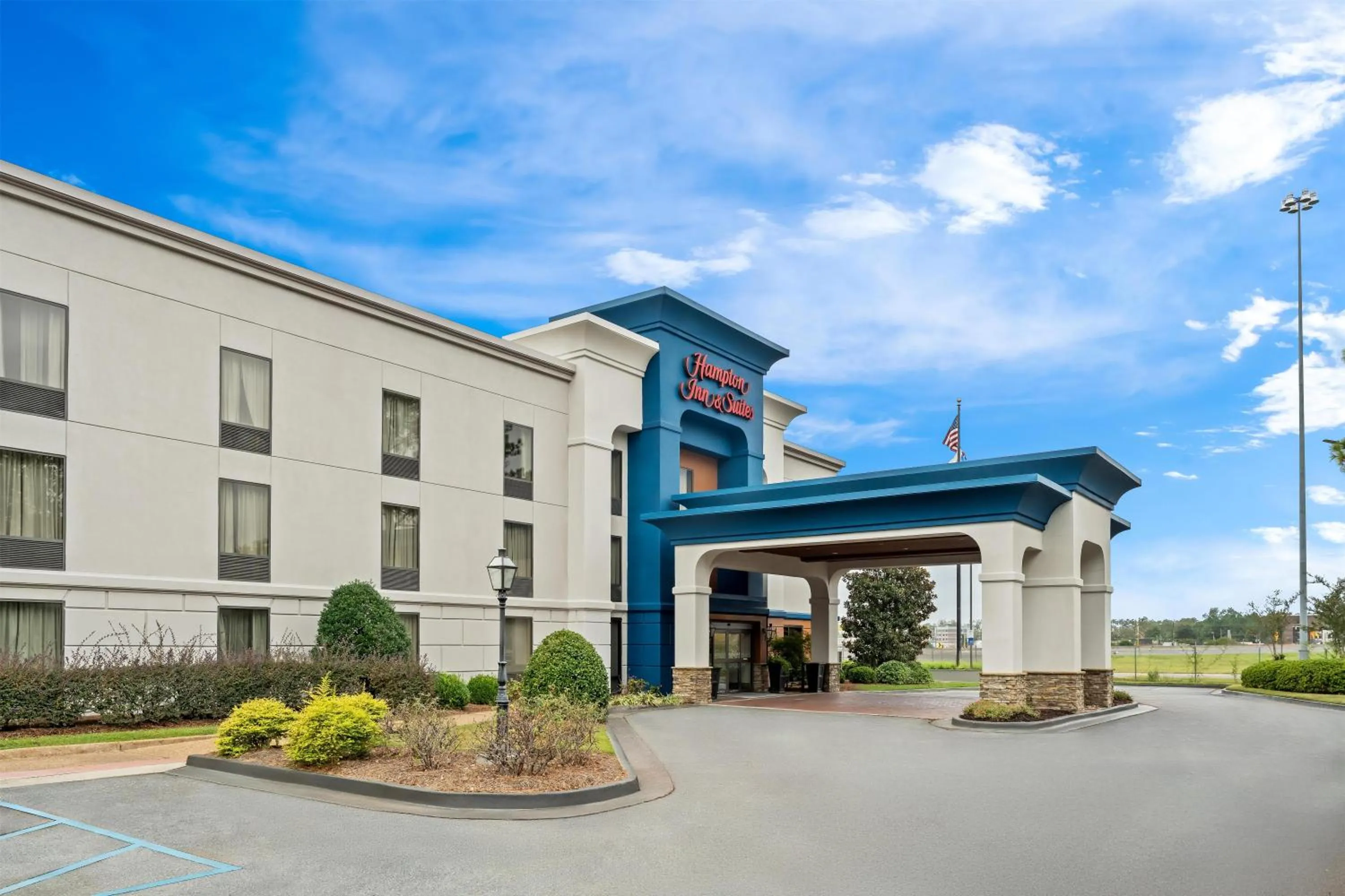 Property building in Hampton Inn & Suites Tifton
