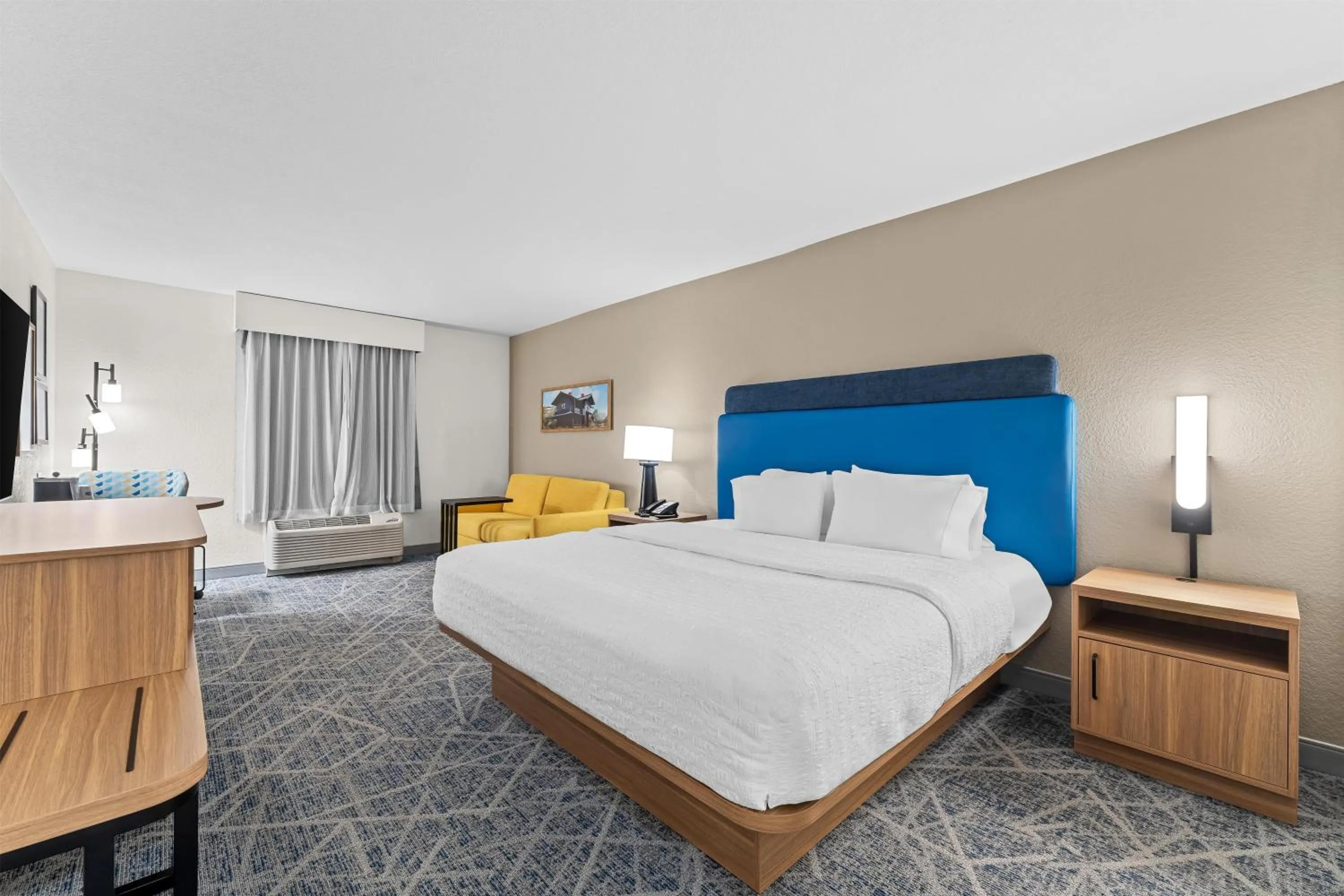 Bed in Hampton Inn & Suites Tifton