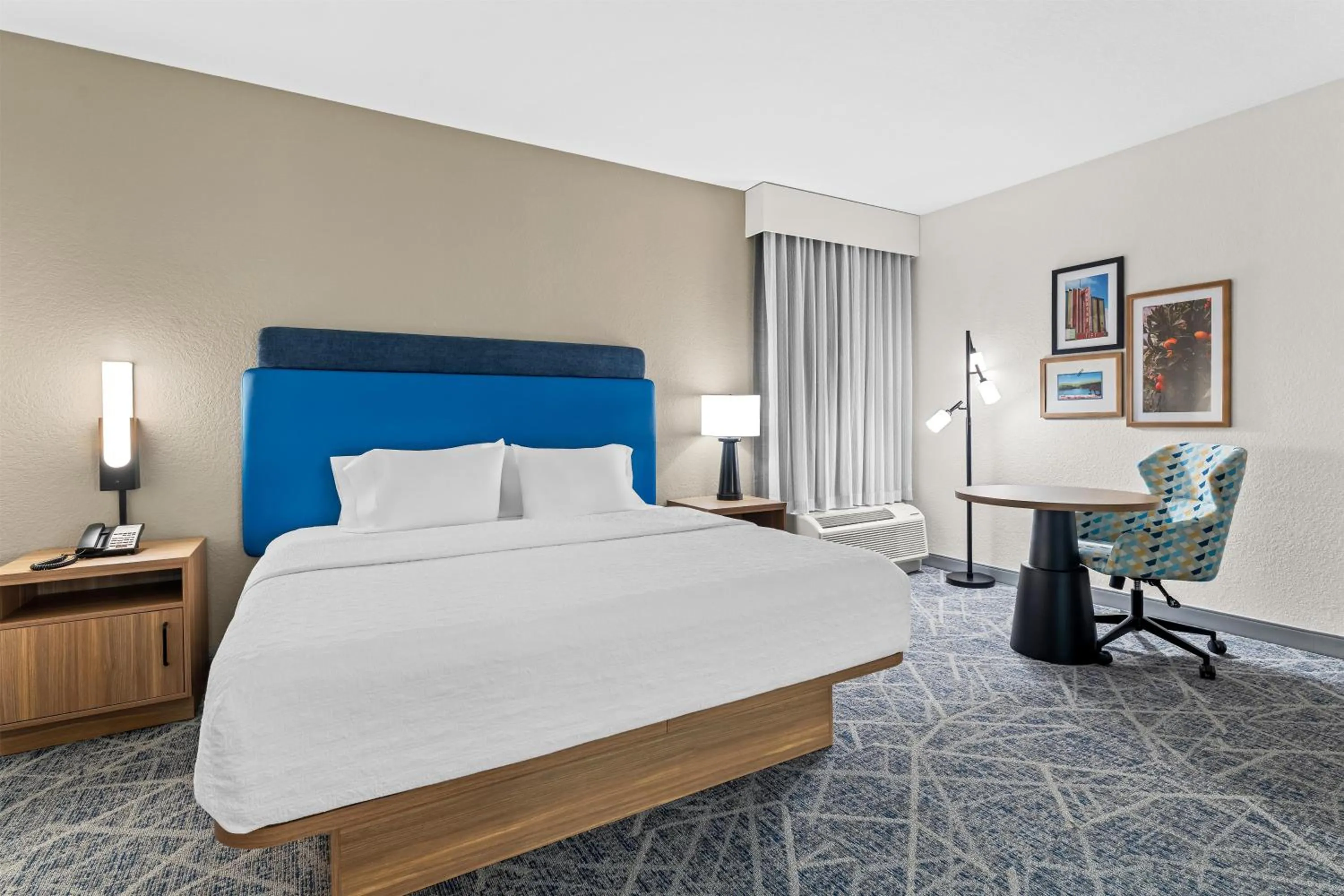 Bed in Hampton Inn & Suites Tifton