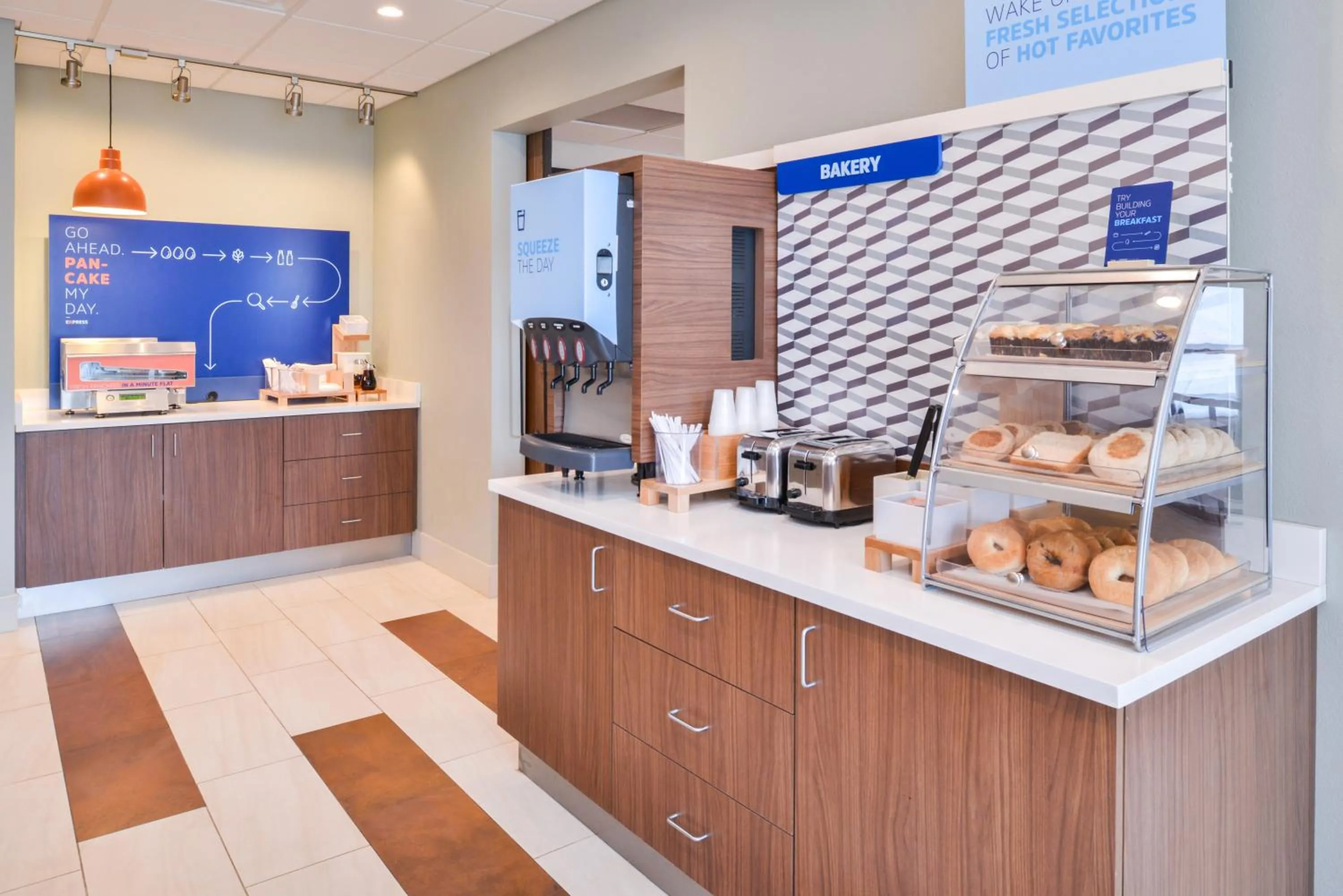 Breakfast in Holiday Inn Express & Suites - Omaha - 120th and Maple by IHG