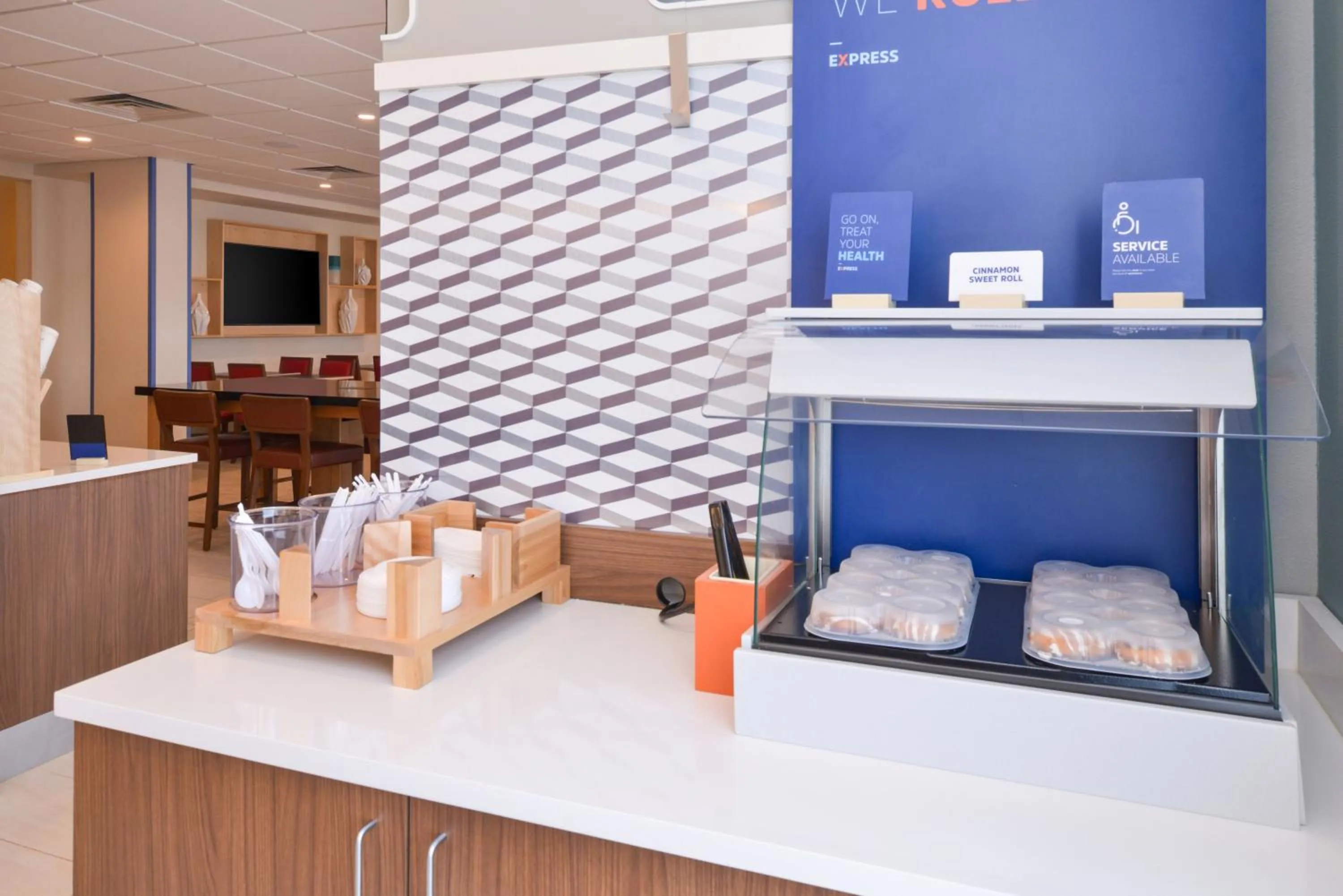 Breakfast in Holiday Inn Express & Suites - Omaha - 120th and Maple by IHG