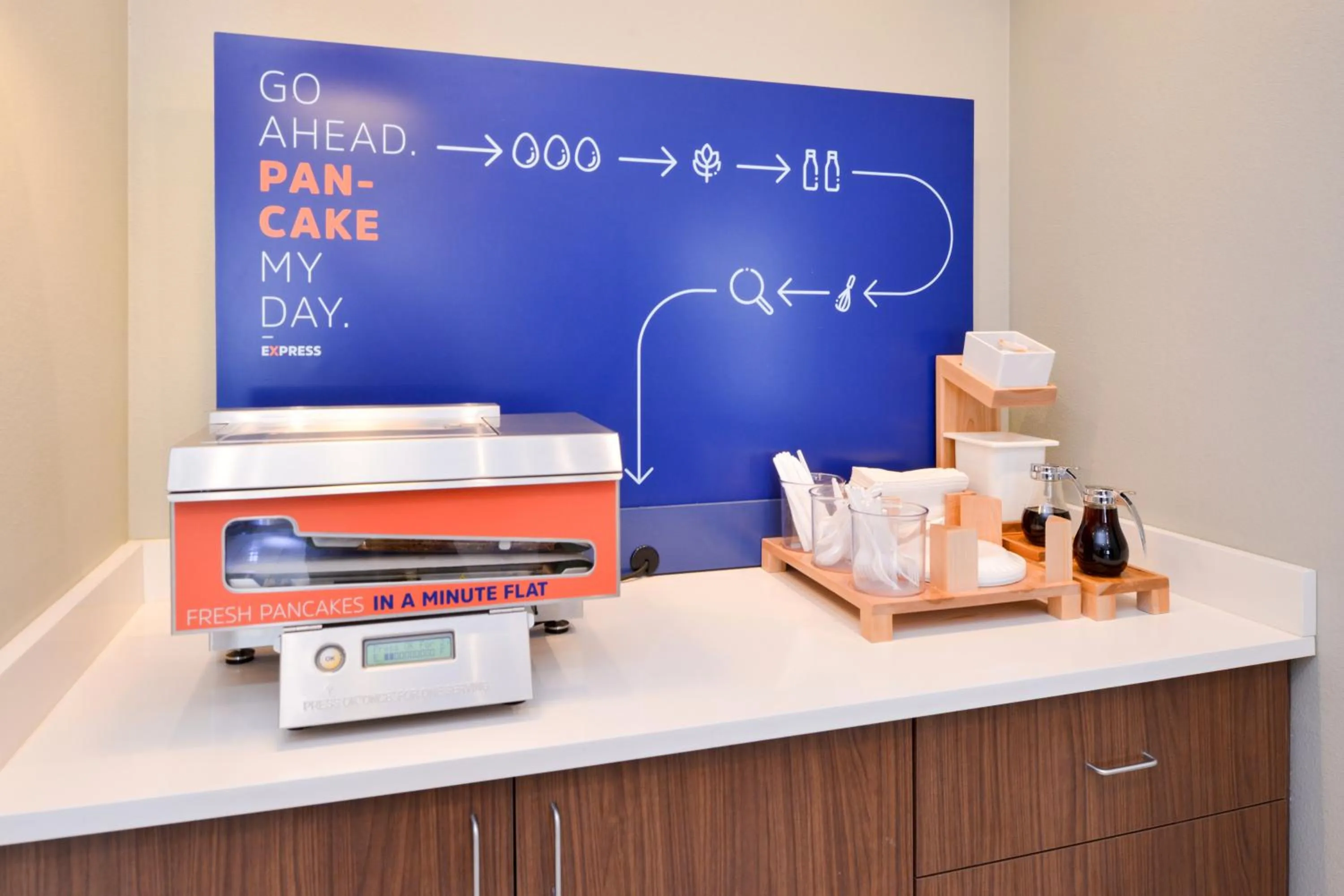 Breakfast in Holiday Inn Express & Suites - Omaha - 120th and Maple by IHG