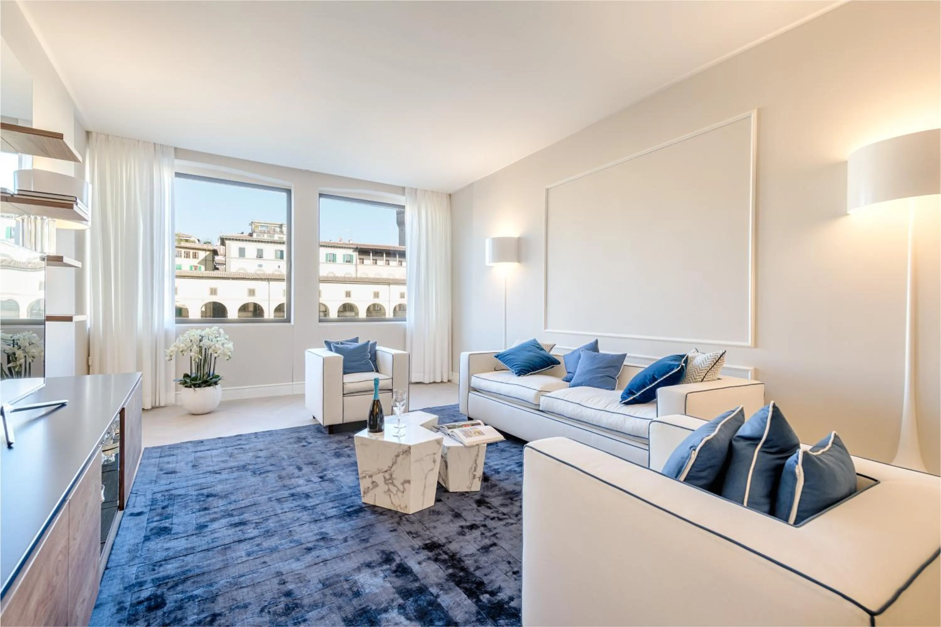Living room in Luxury Blue River by Mmega
