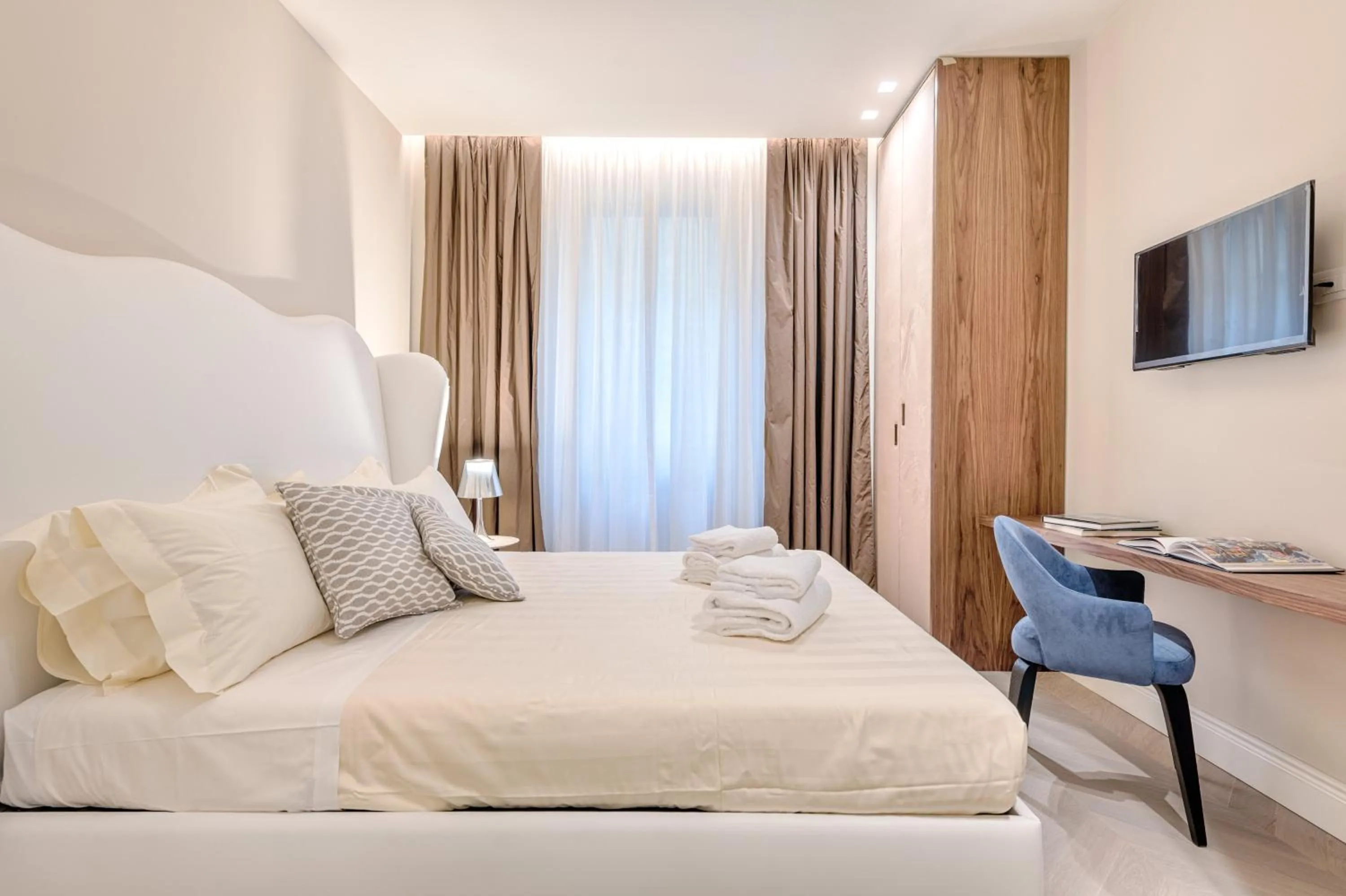 Bedroom, Bed in Luxury Blue River by Mmega
