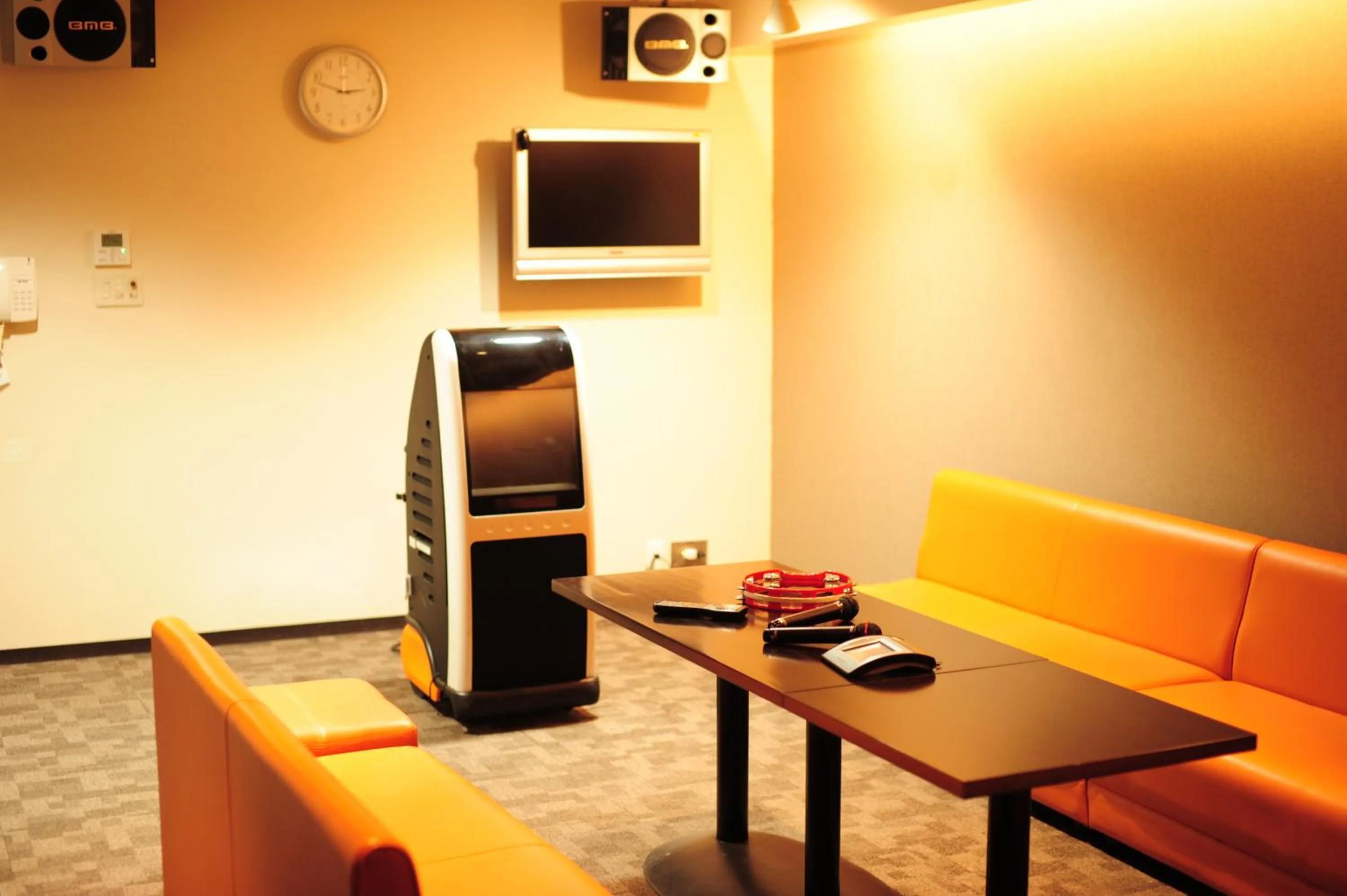 Karaoke in Maple Arima