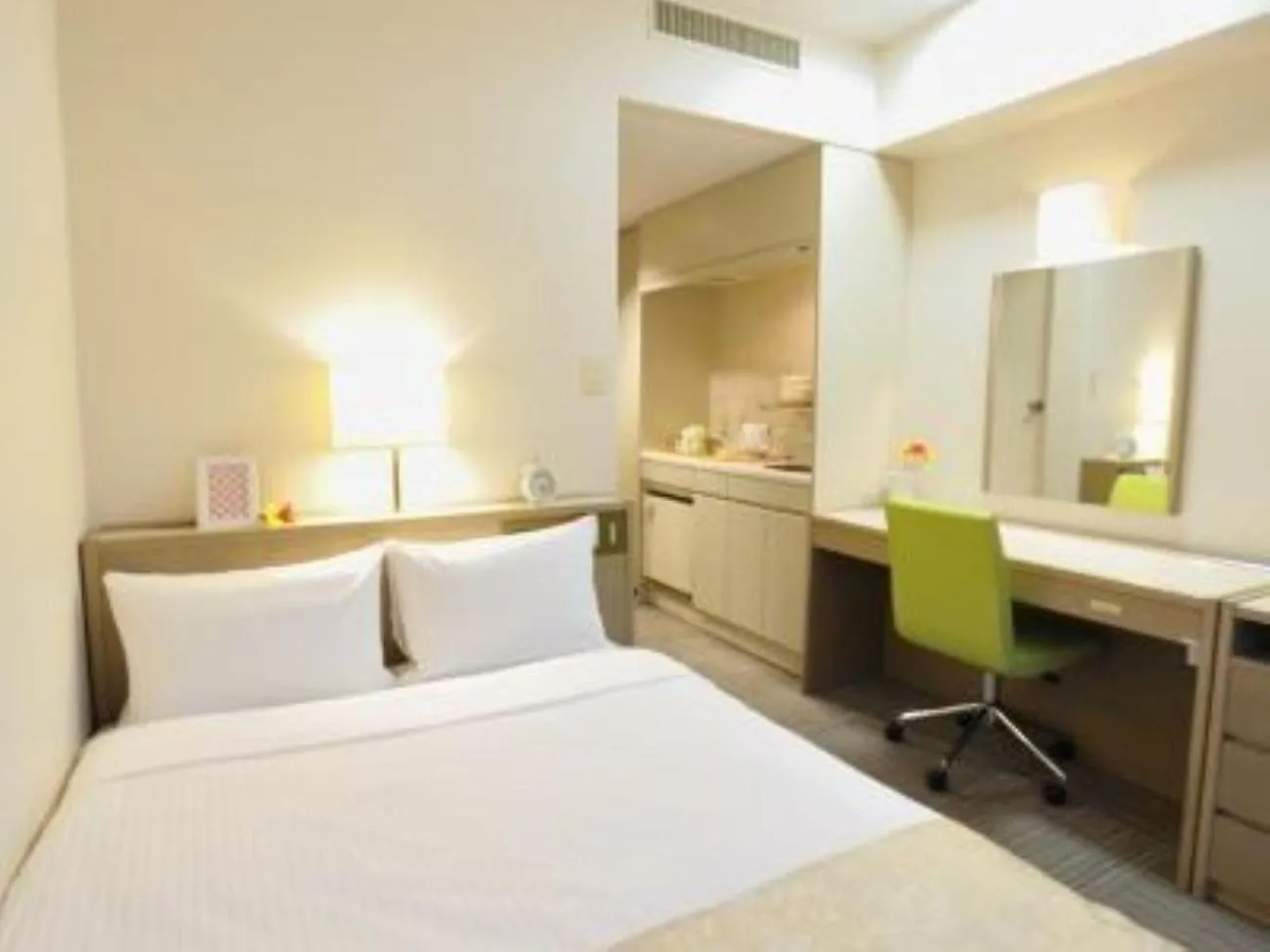 Kitchen or kitchenette, Bed in Court Hotel Niigata